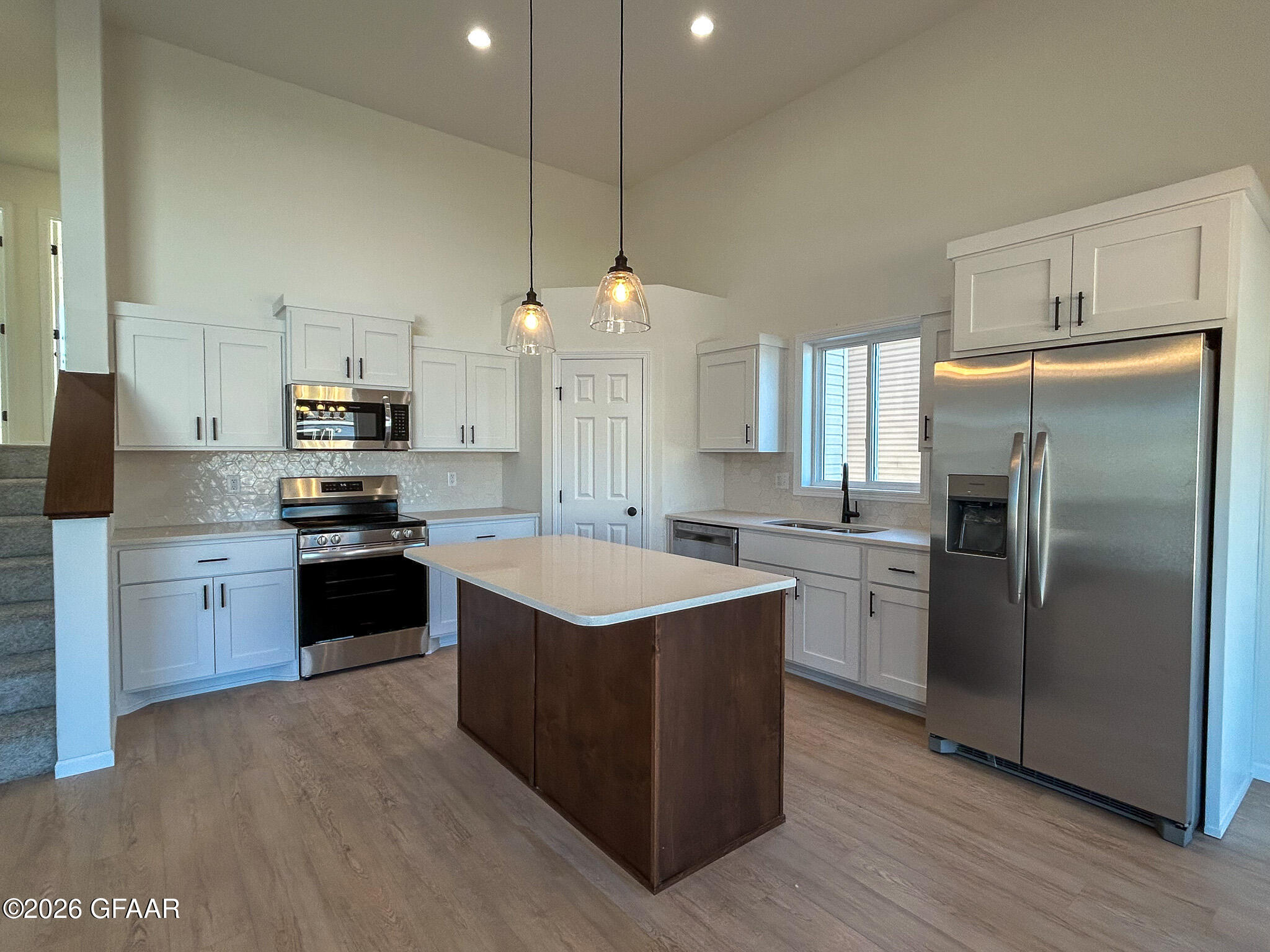 property viewer photo 36