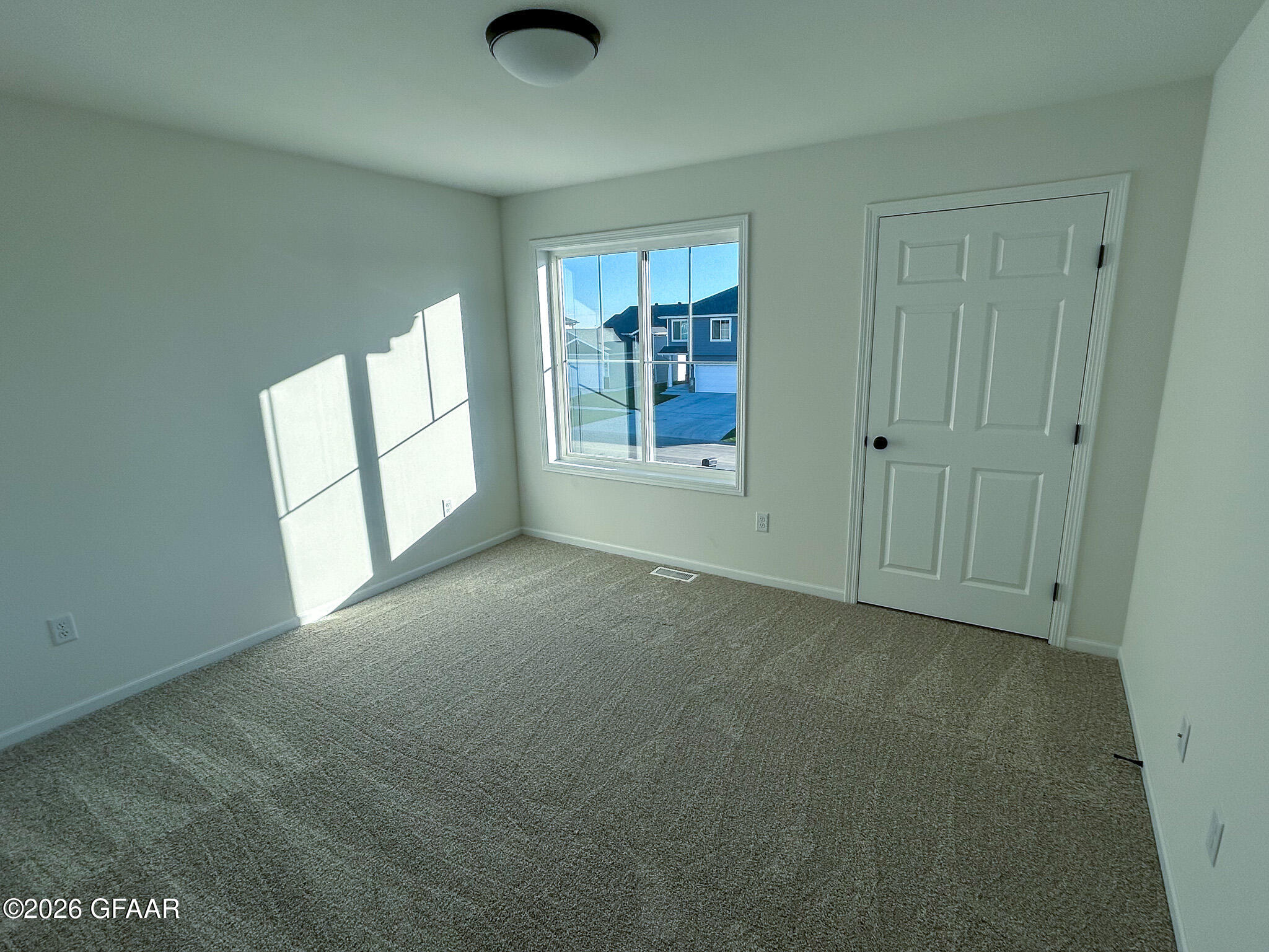 property viewer photo 44