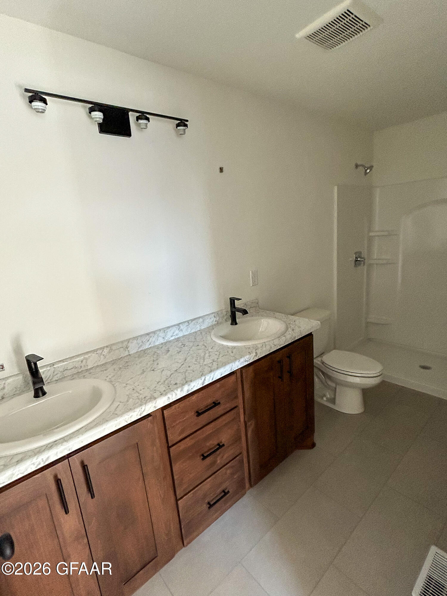 property viewer photo 47