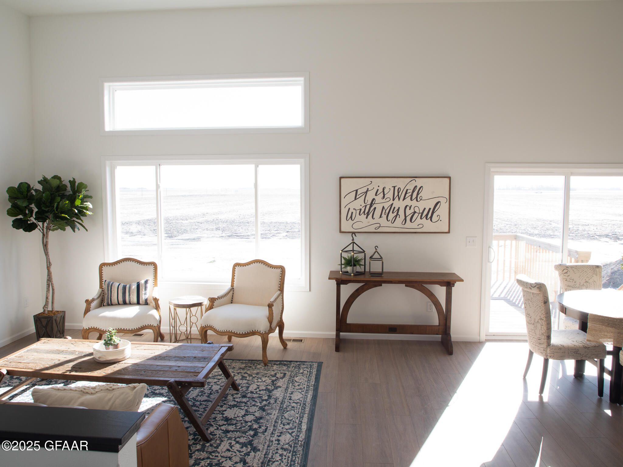 property viewer photo 12