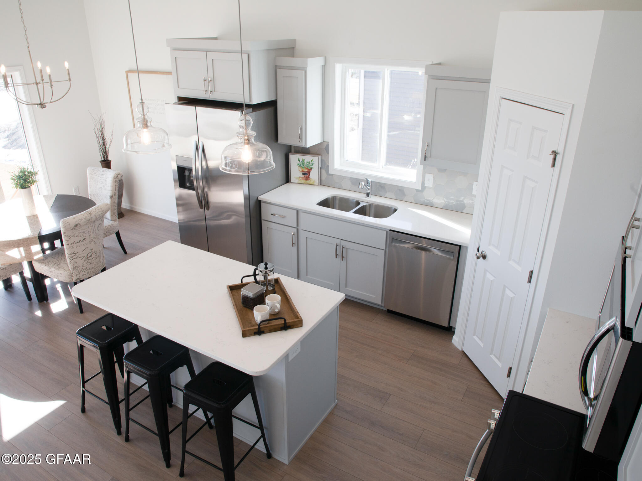 property viewer photo 13