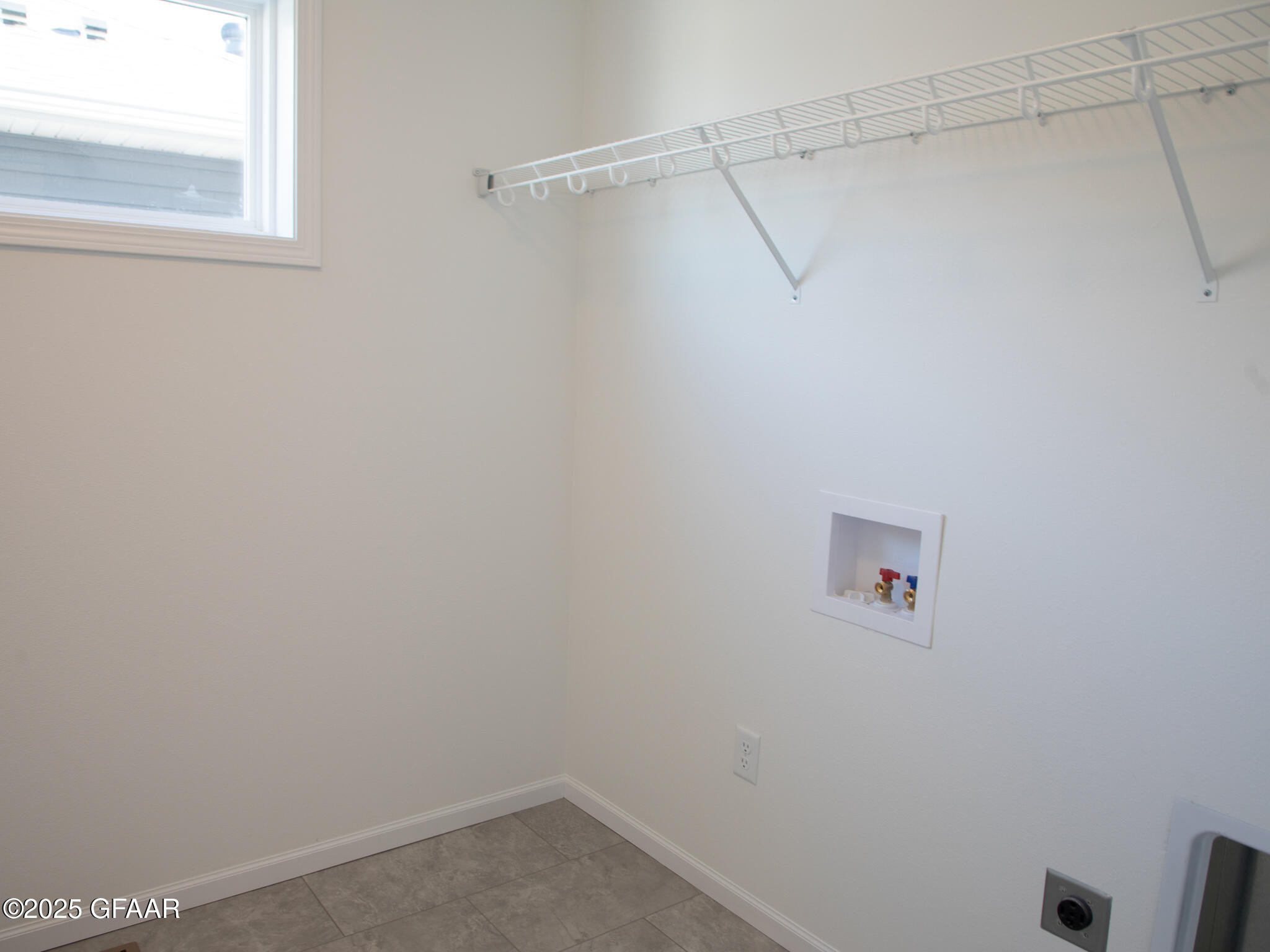 property viewer photo 15