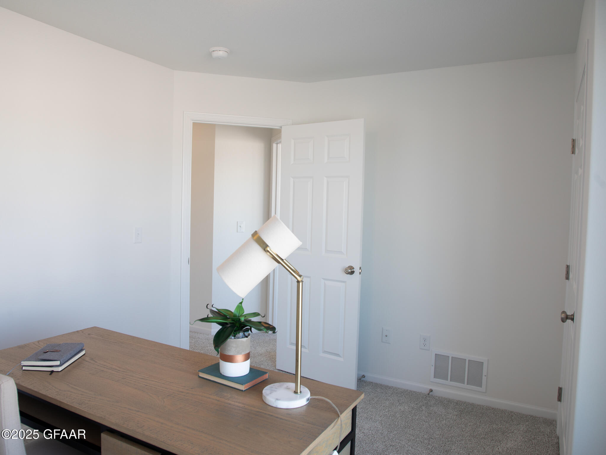 property viewer photo 17