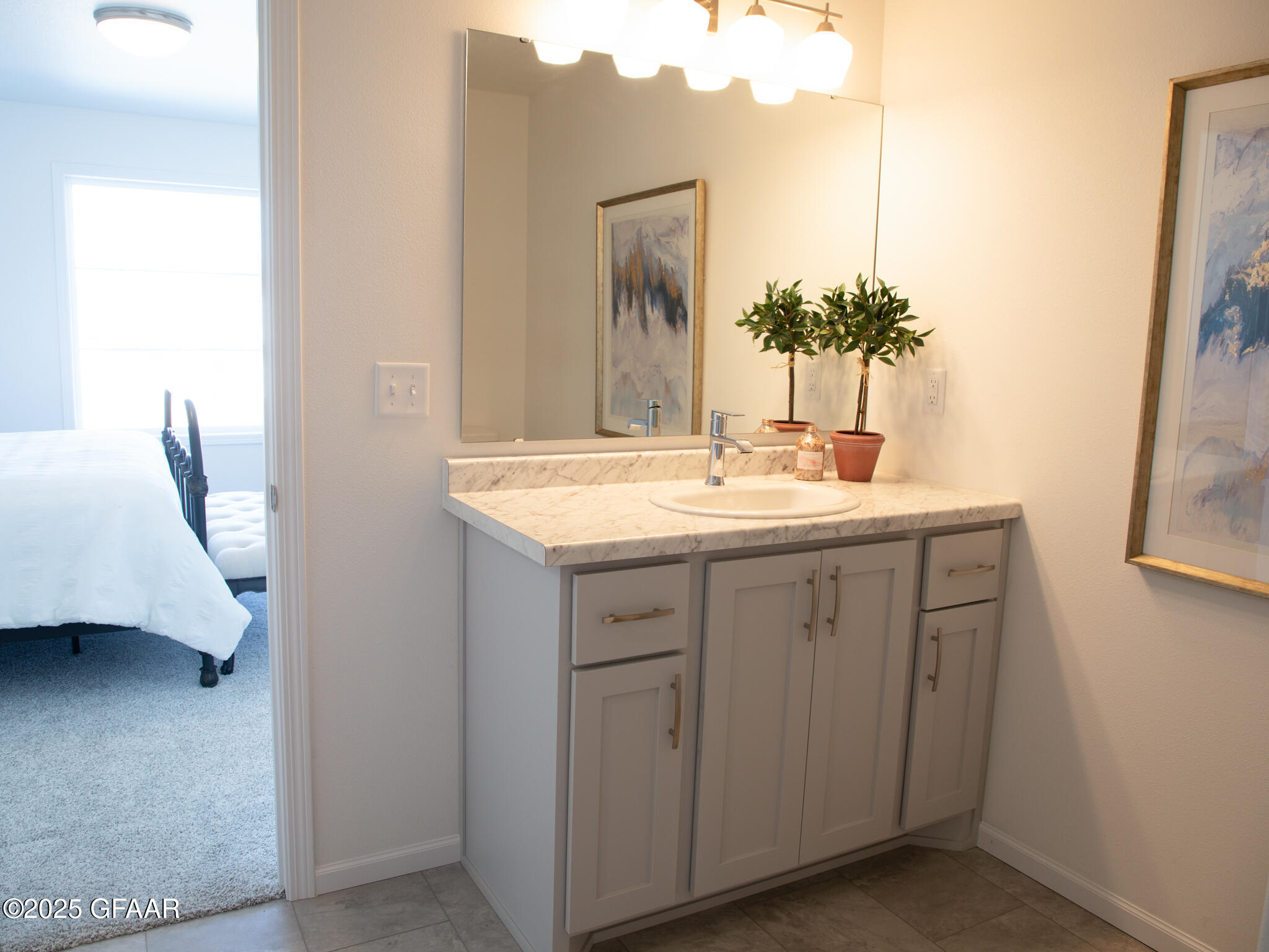 property viewer photo 20