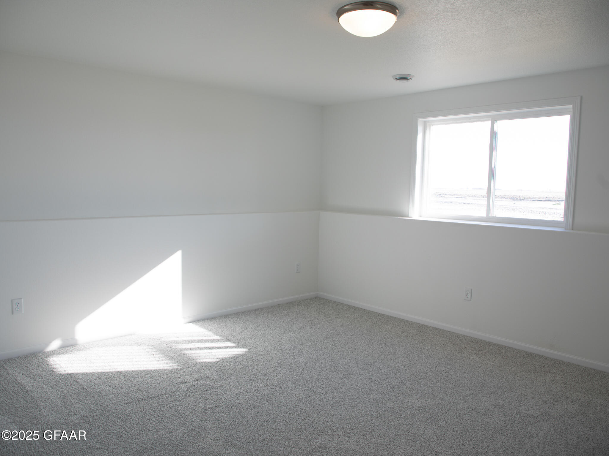 property viewer photo 25