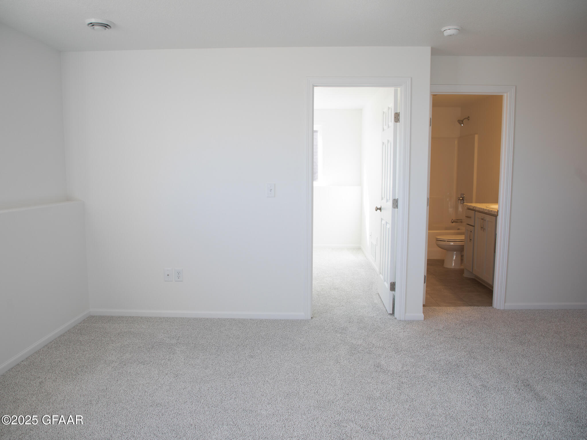 property viewer photo 26