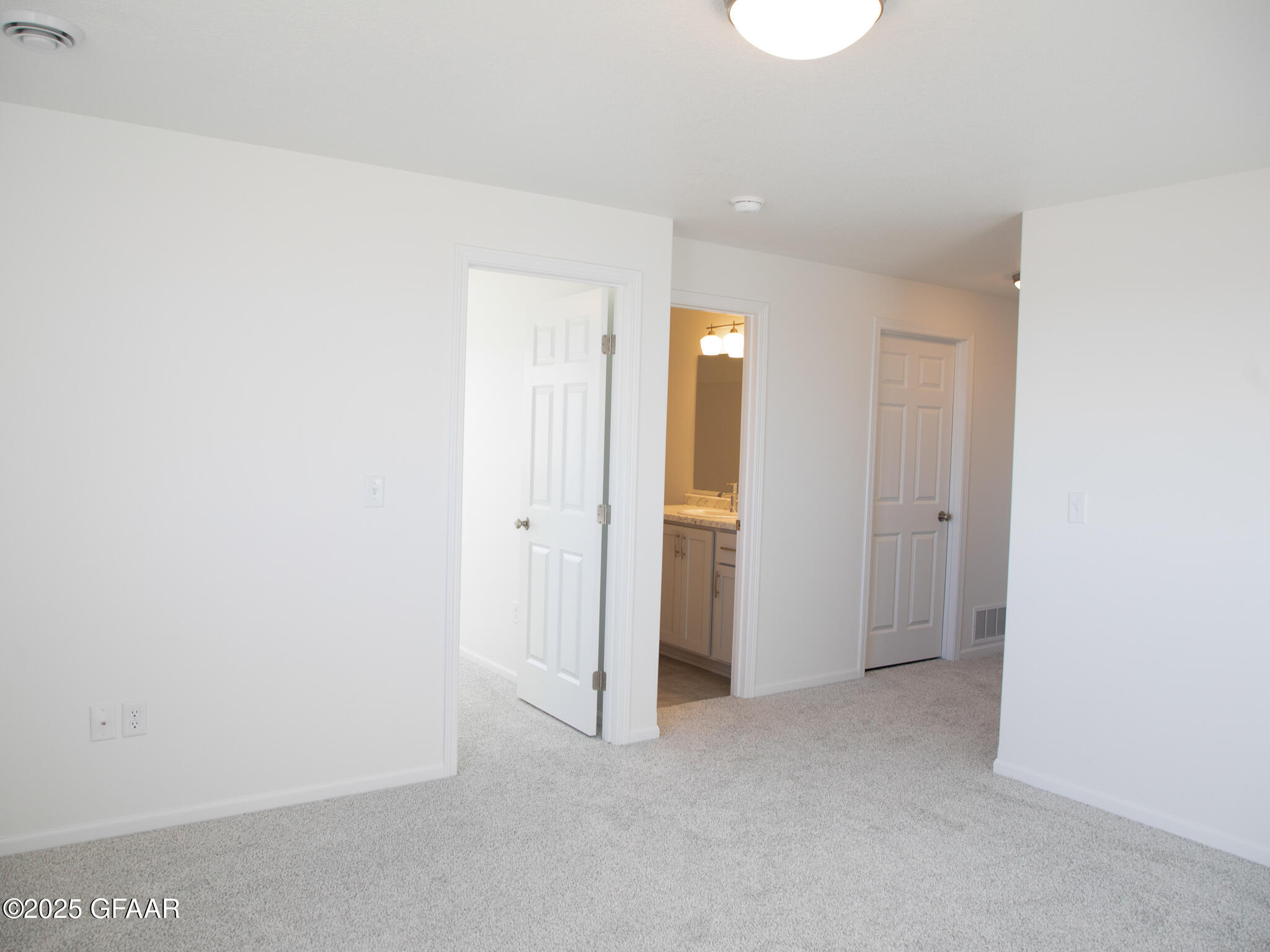 property viewer photo 27