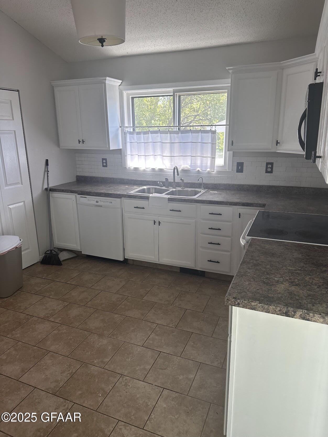property viewer photo 1