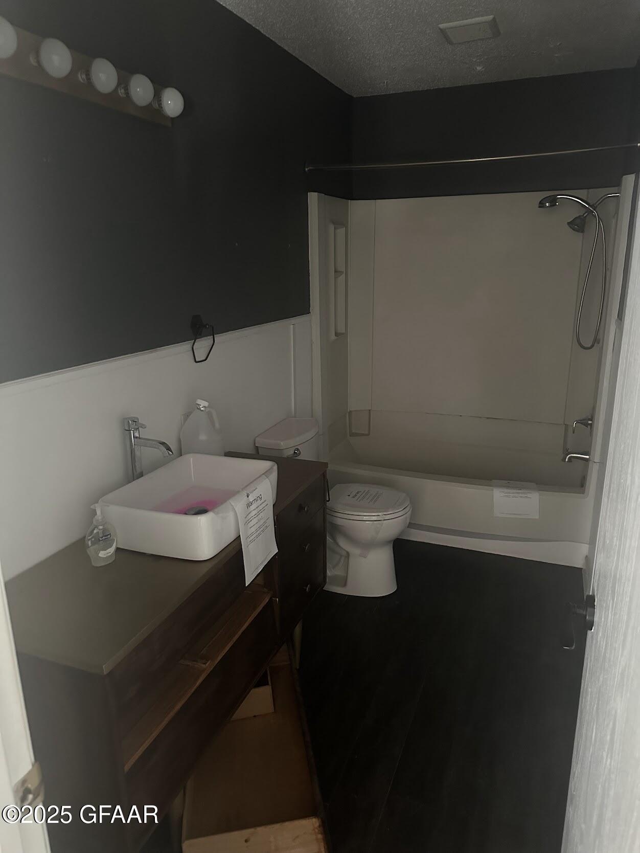 property viewer photo 7