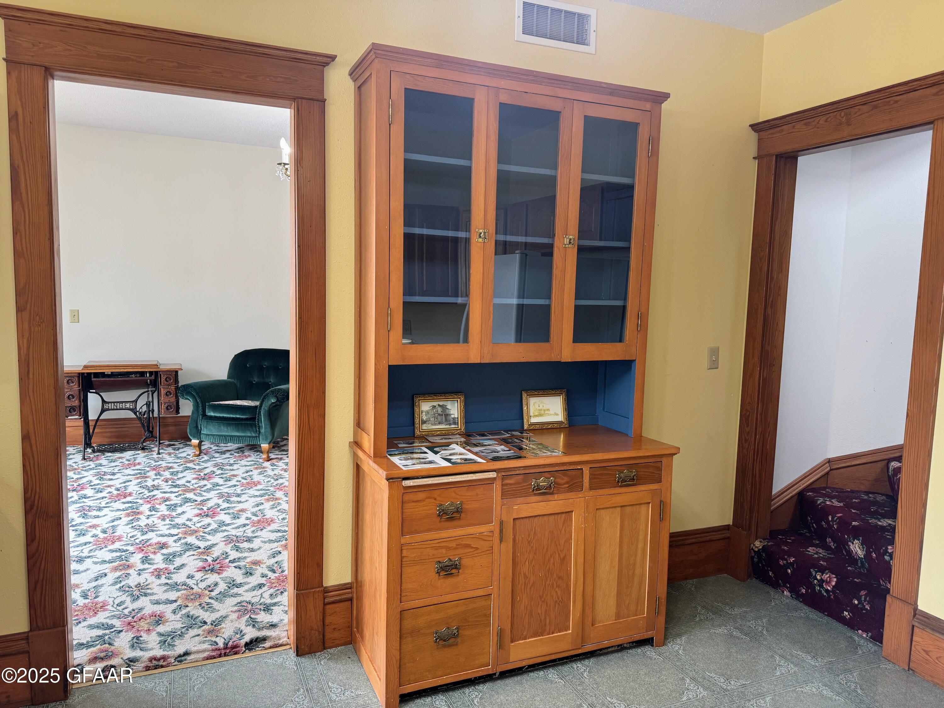 property viewer photo 12