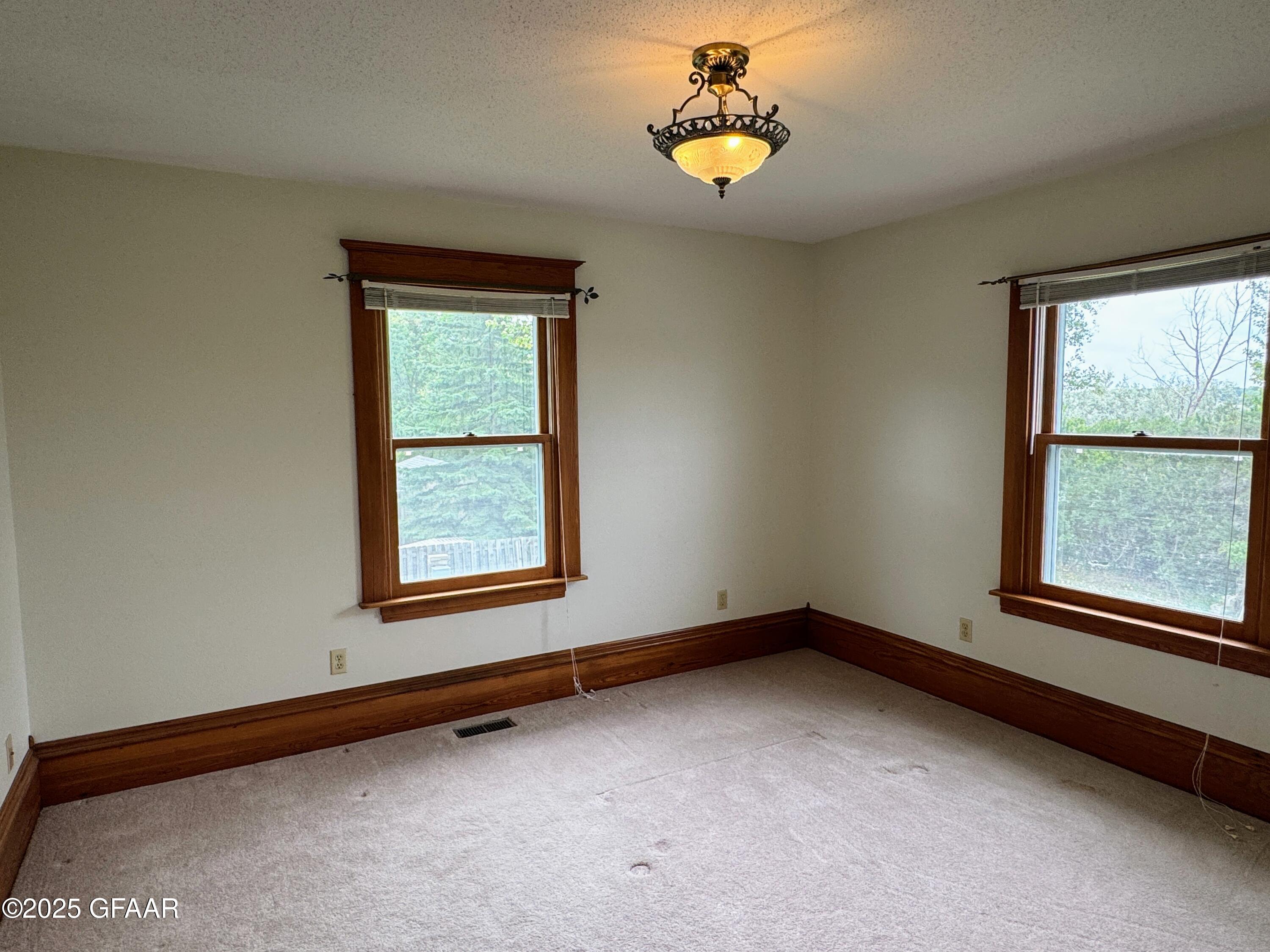 property viewer photo 29