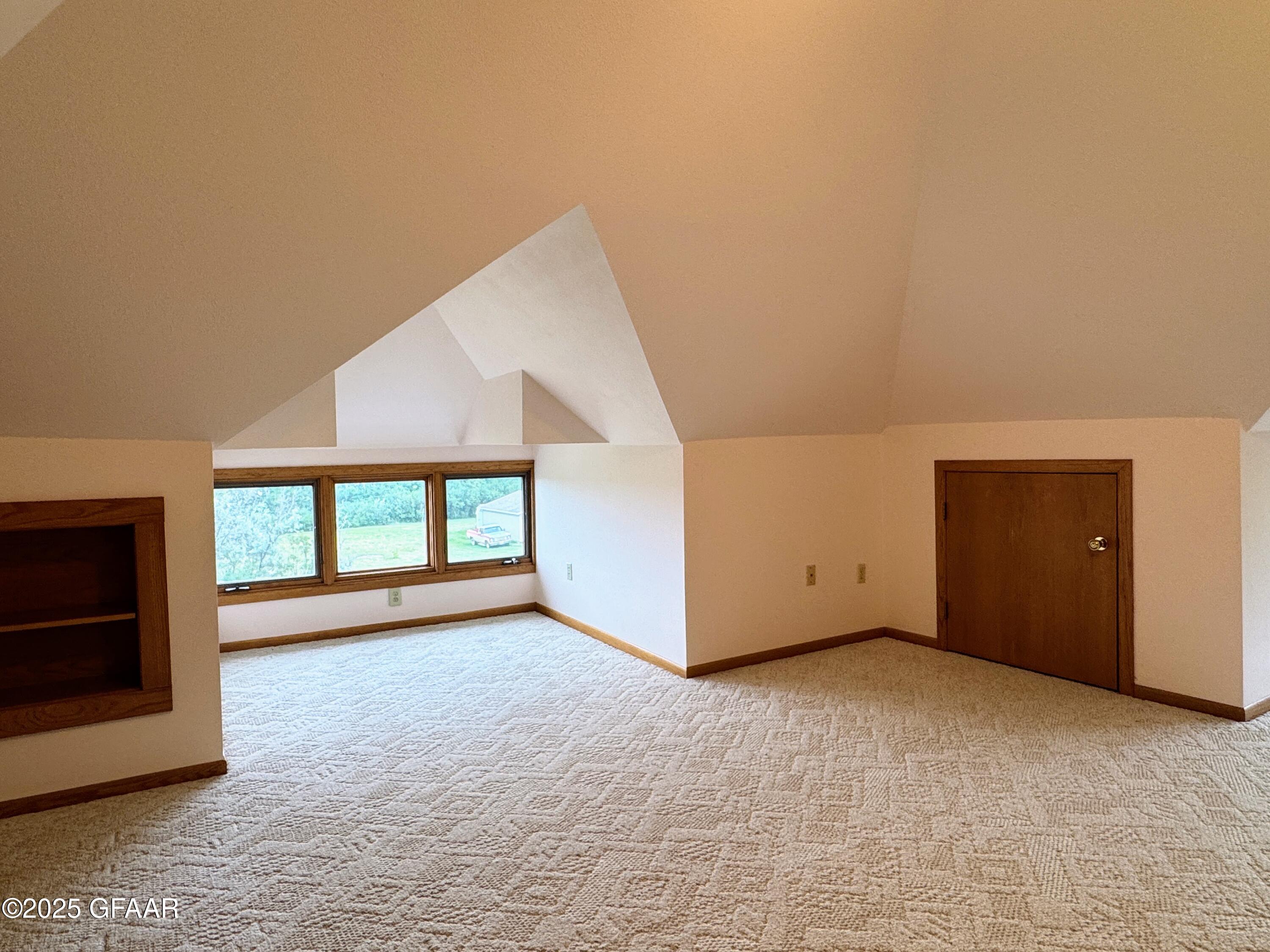 property viewer photo 32