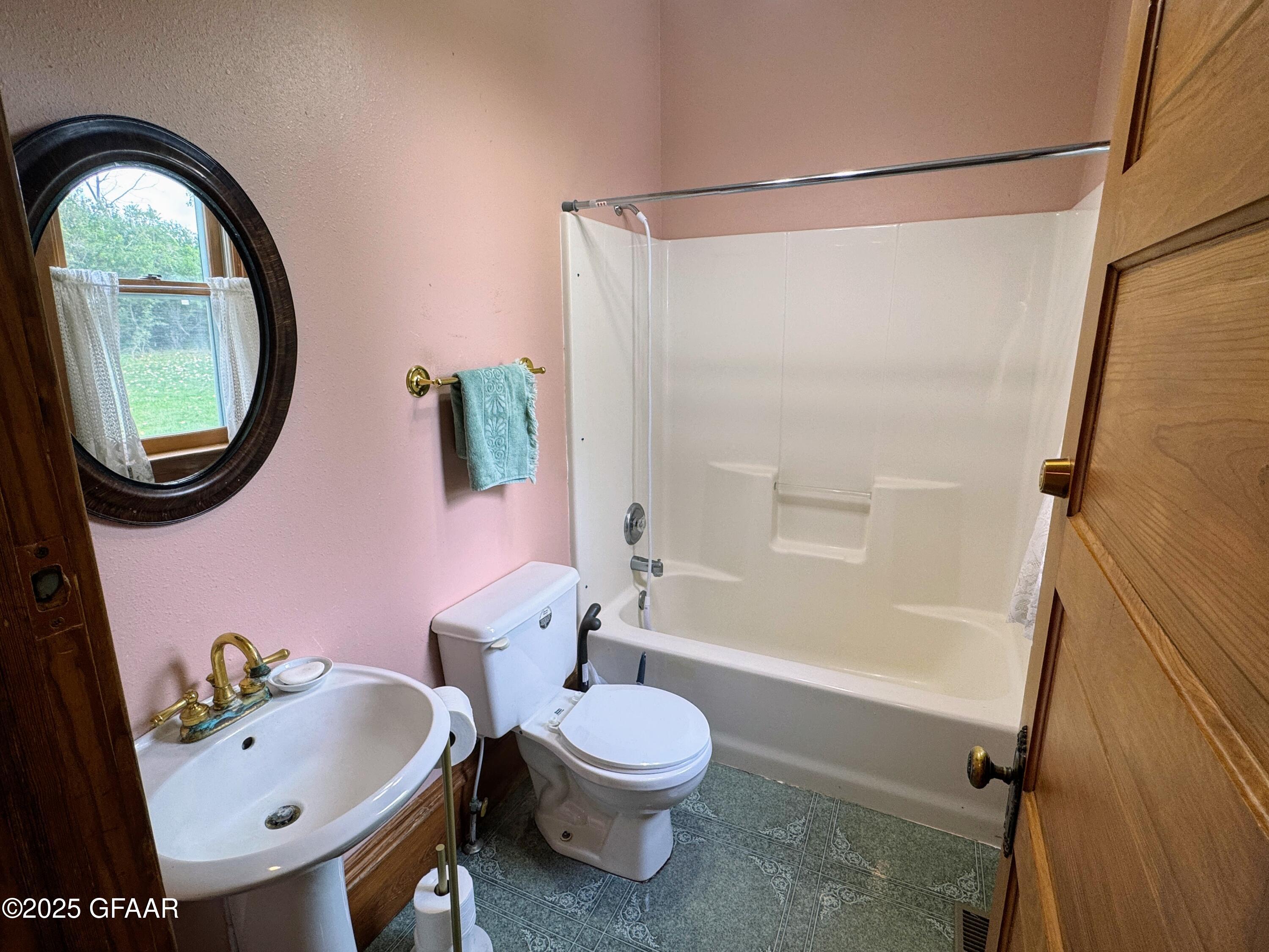 property viewer photo 6