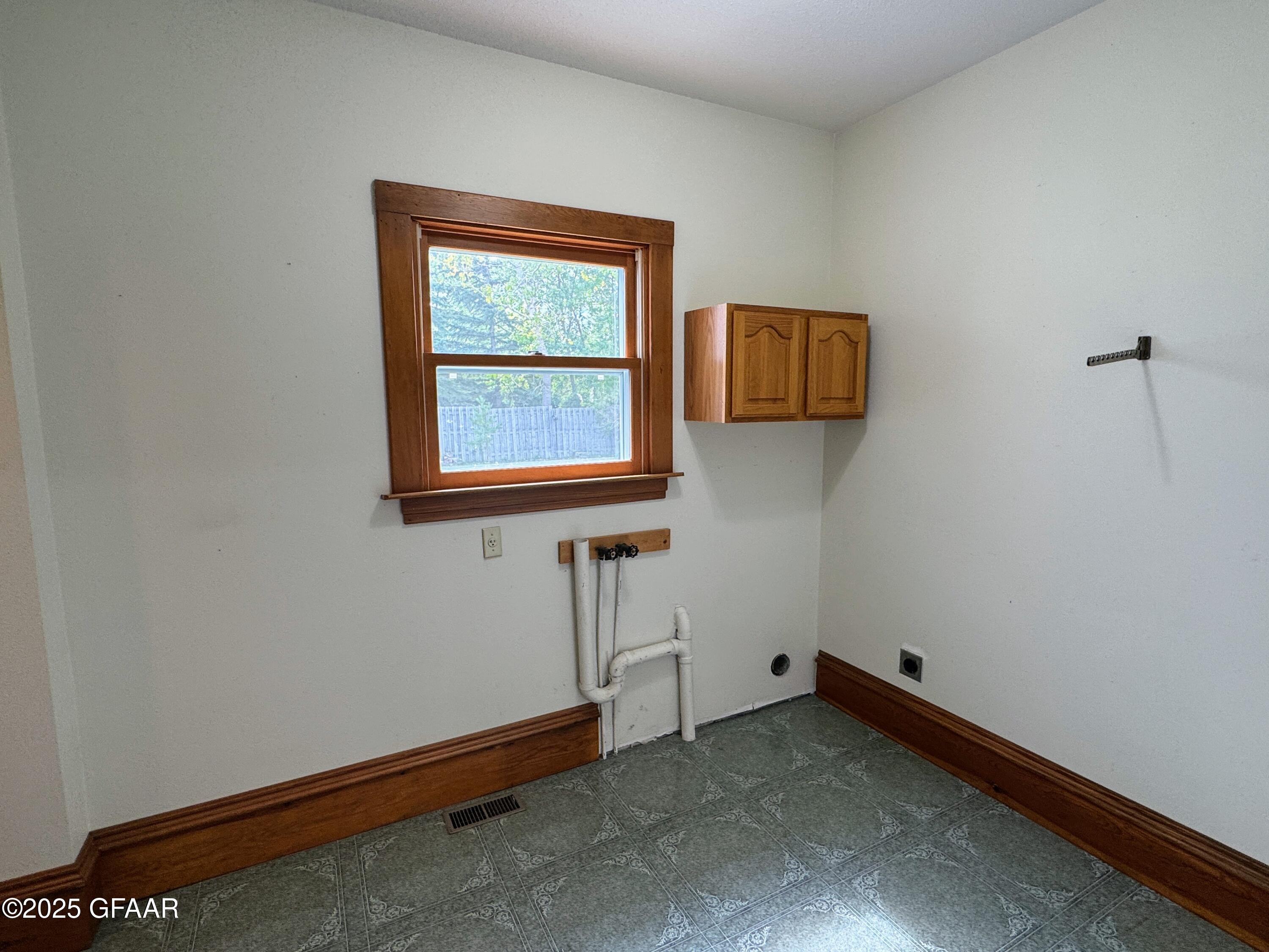property viewer photo 7