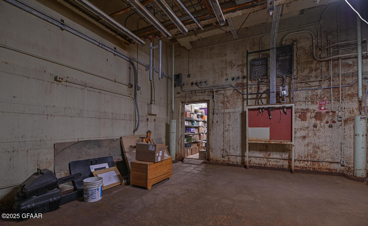 main property photo 25
