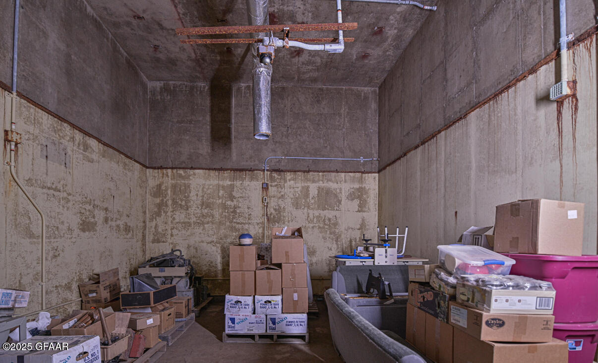 main property photo 27