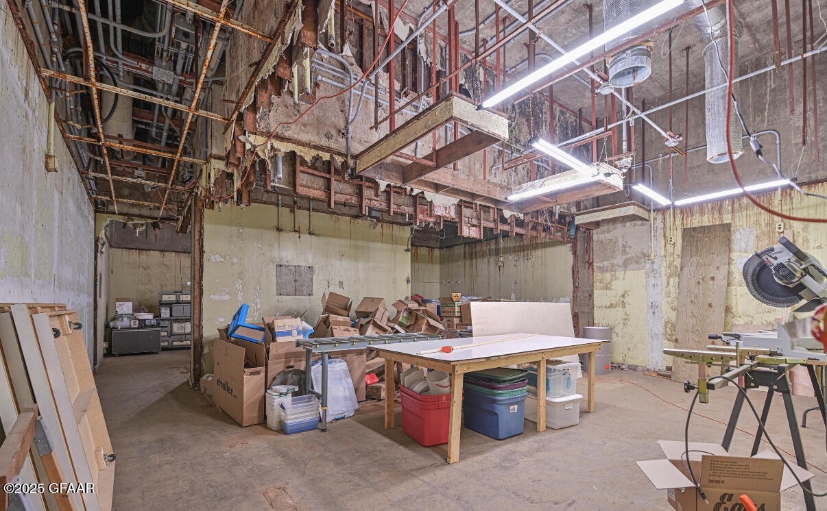 main property photo 31