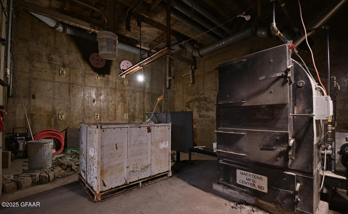 main property photo 32