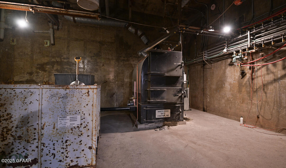 main property photo 35