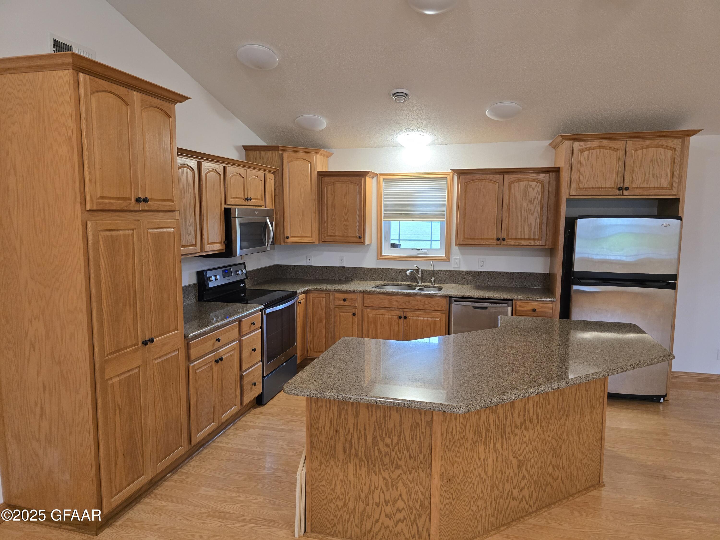 property viewer photo 18