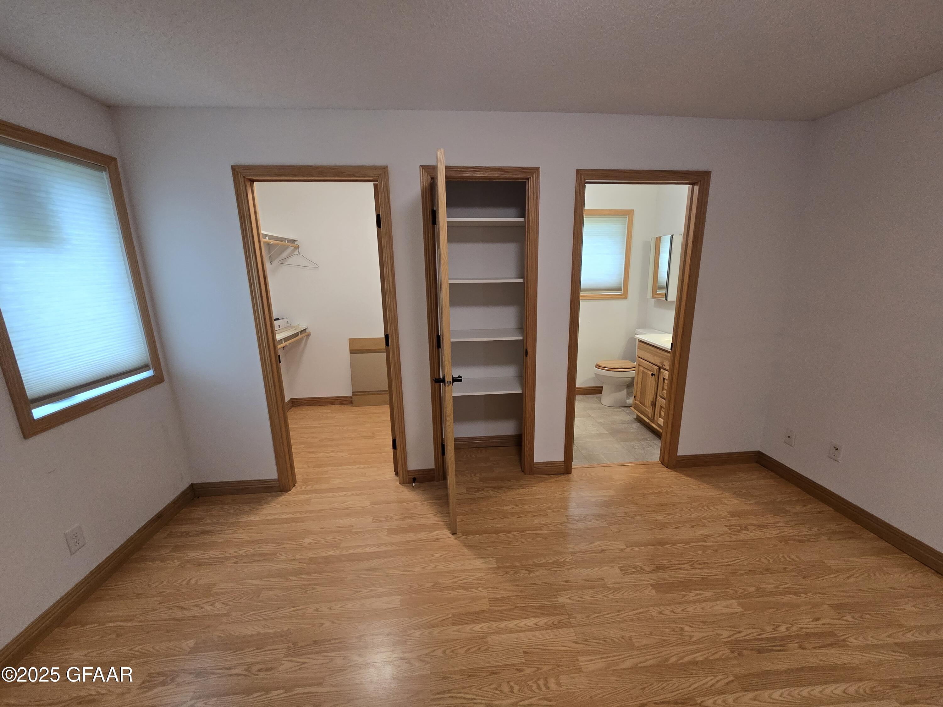 property viewer photo 4