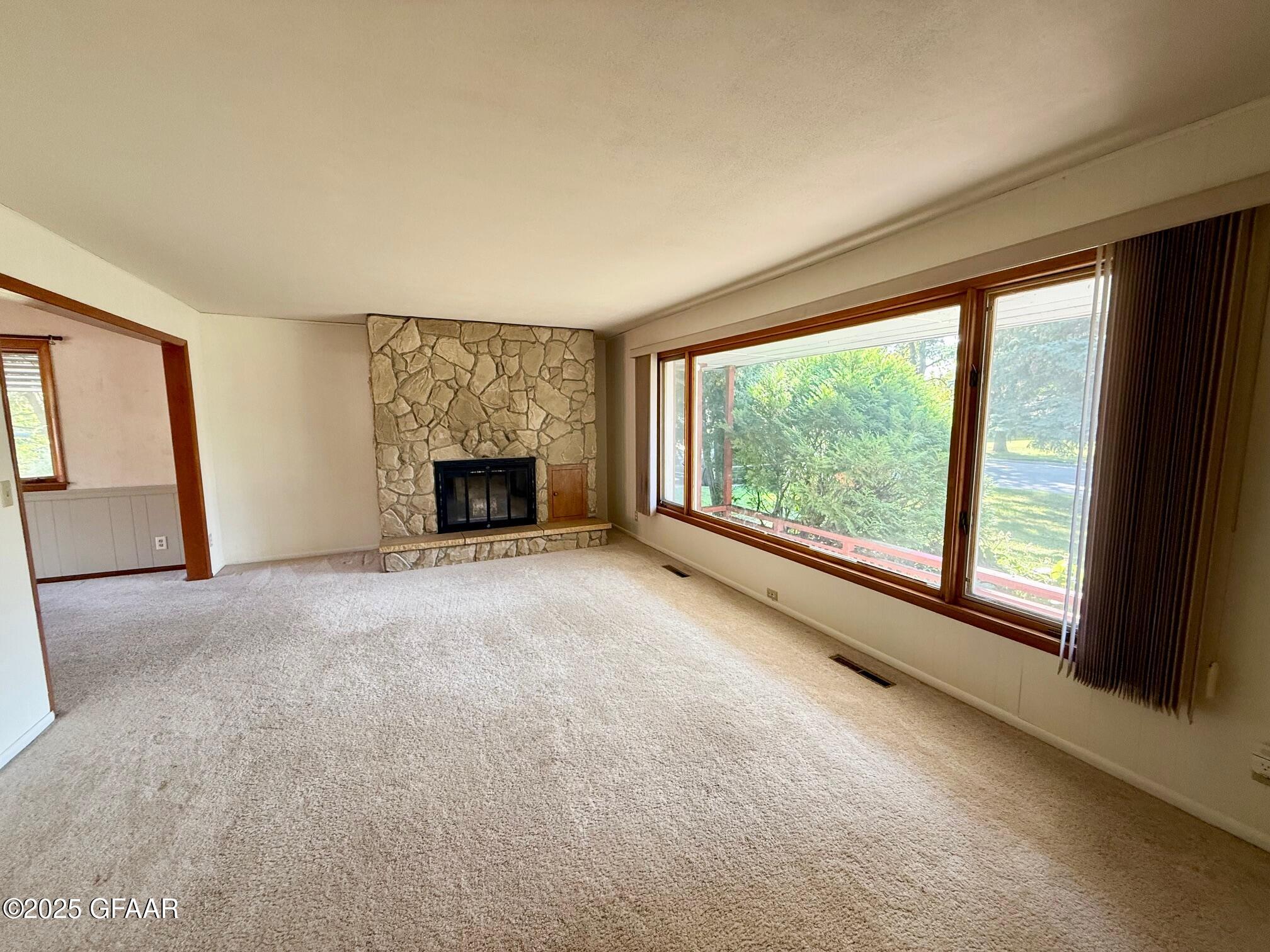 property viewer photo 2