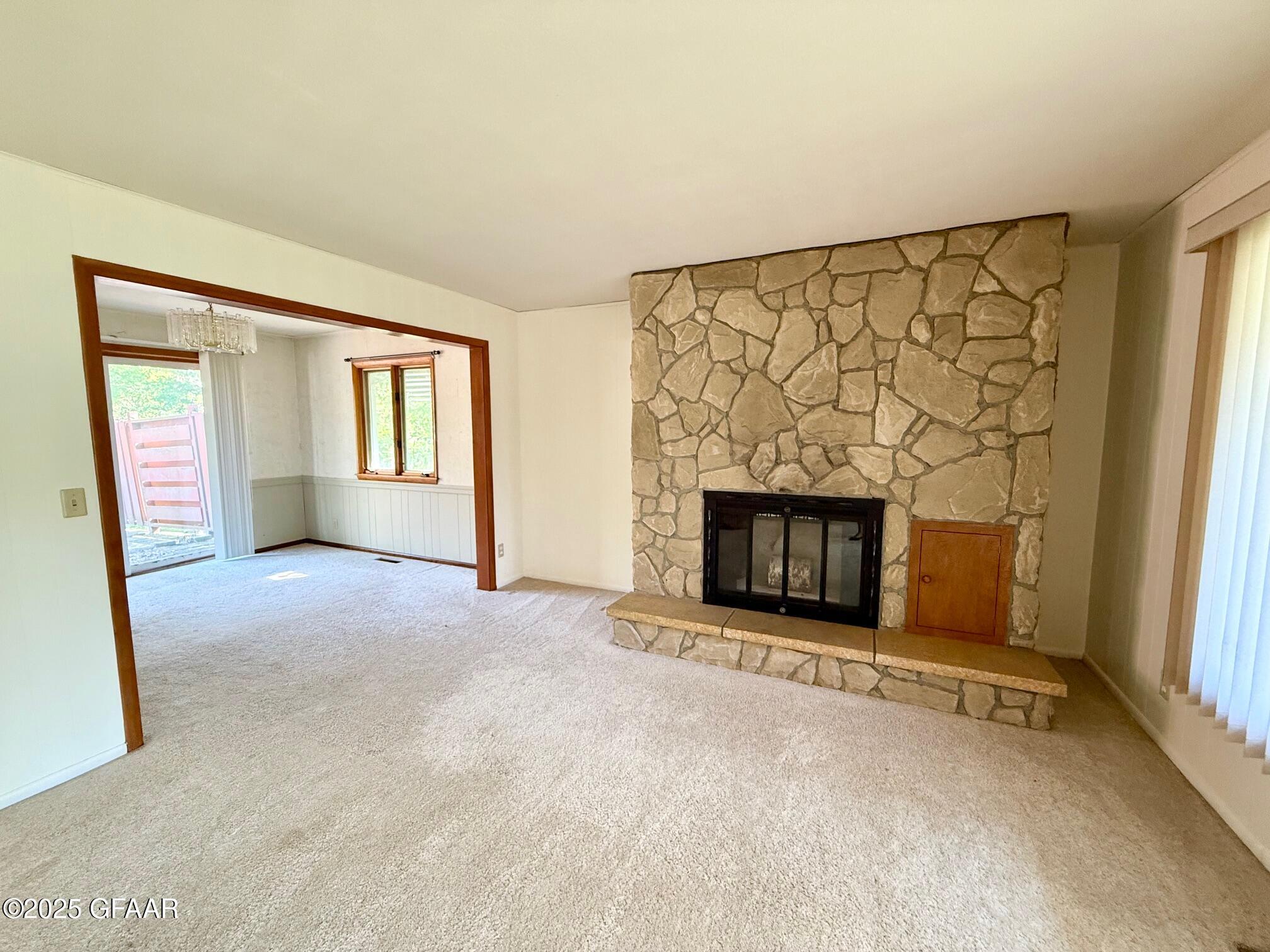 property viewer photo 3
