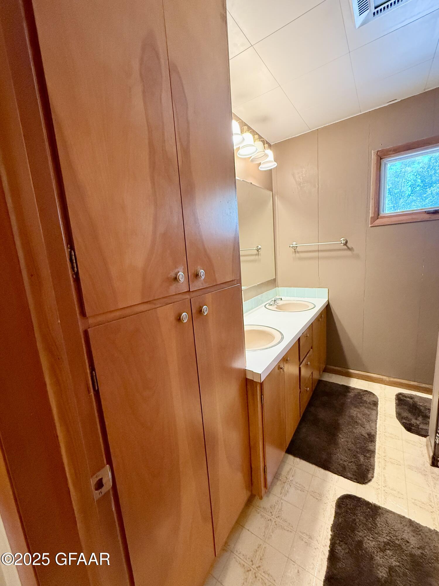 property viewer photo 8