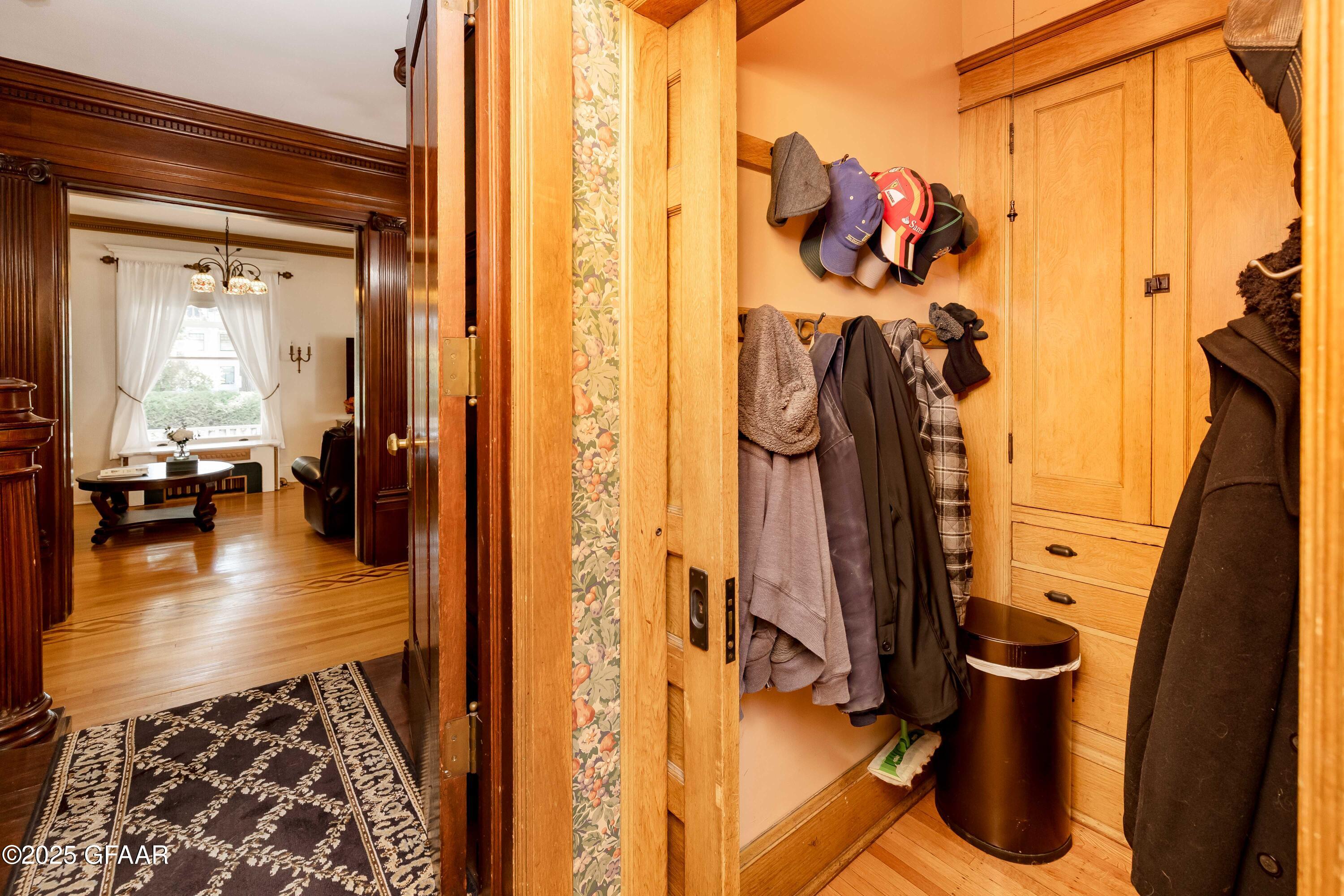 property viewer photo 24
