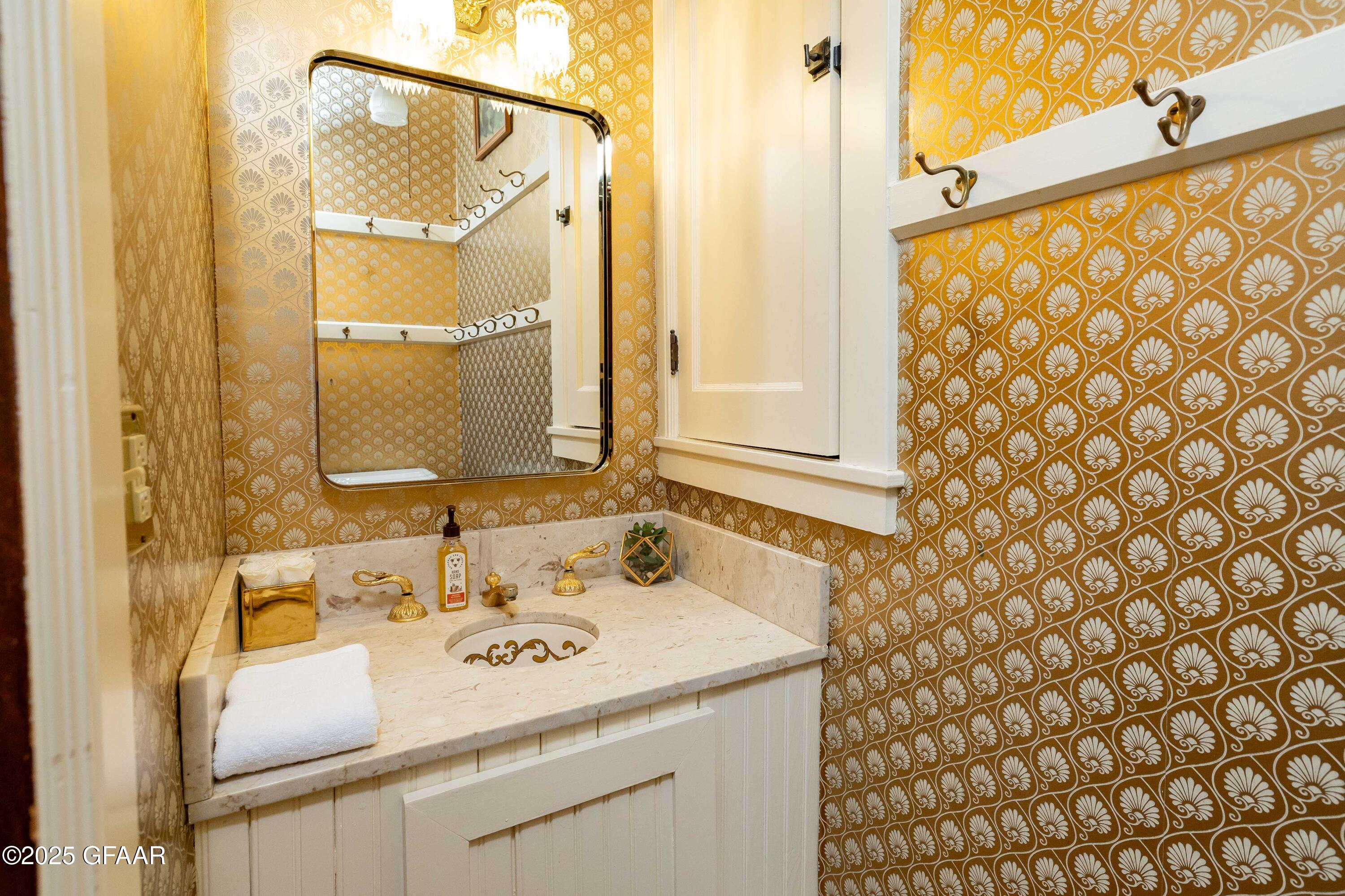 property viewer photo 25
