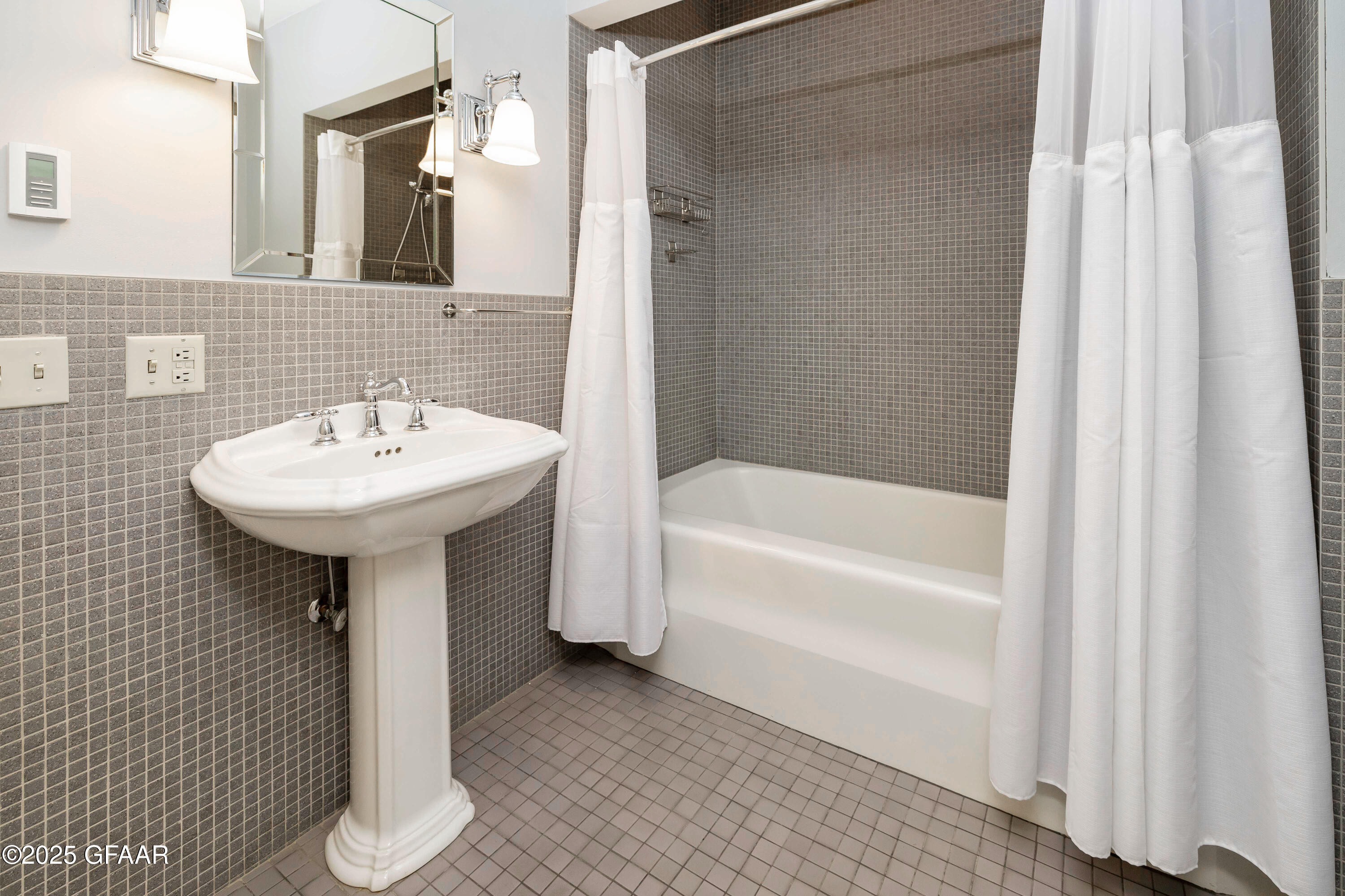 property viewer photo 39