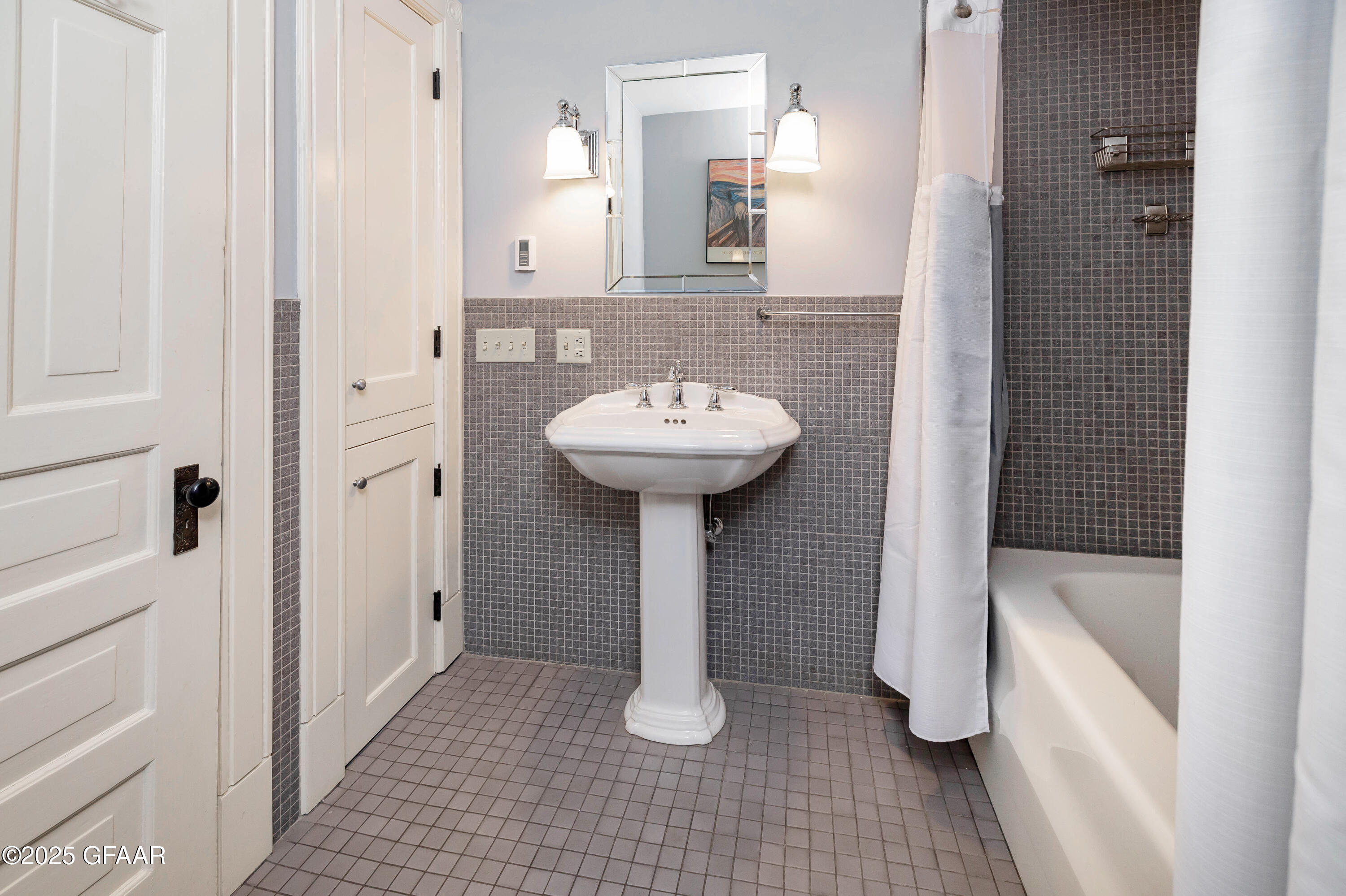 property viewer photo 40