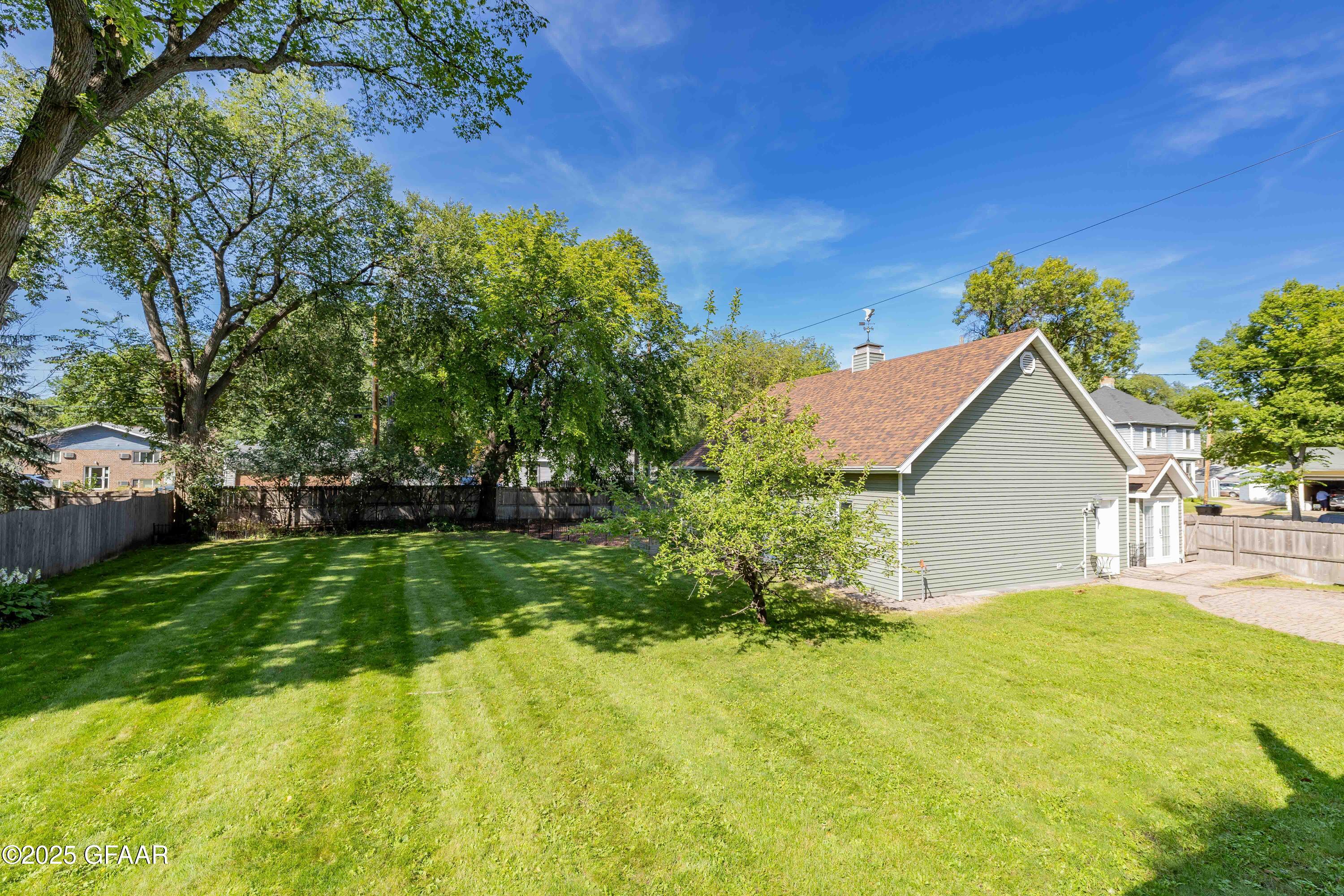 property viewer photo 47