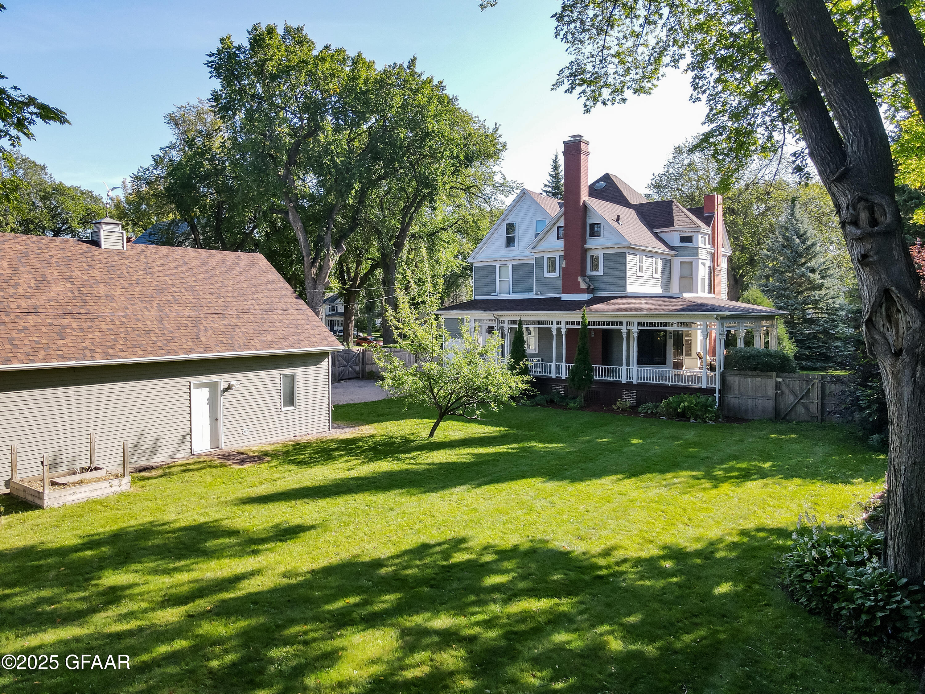 property viewer photo 64