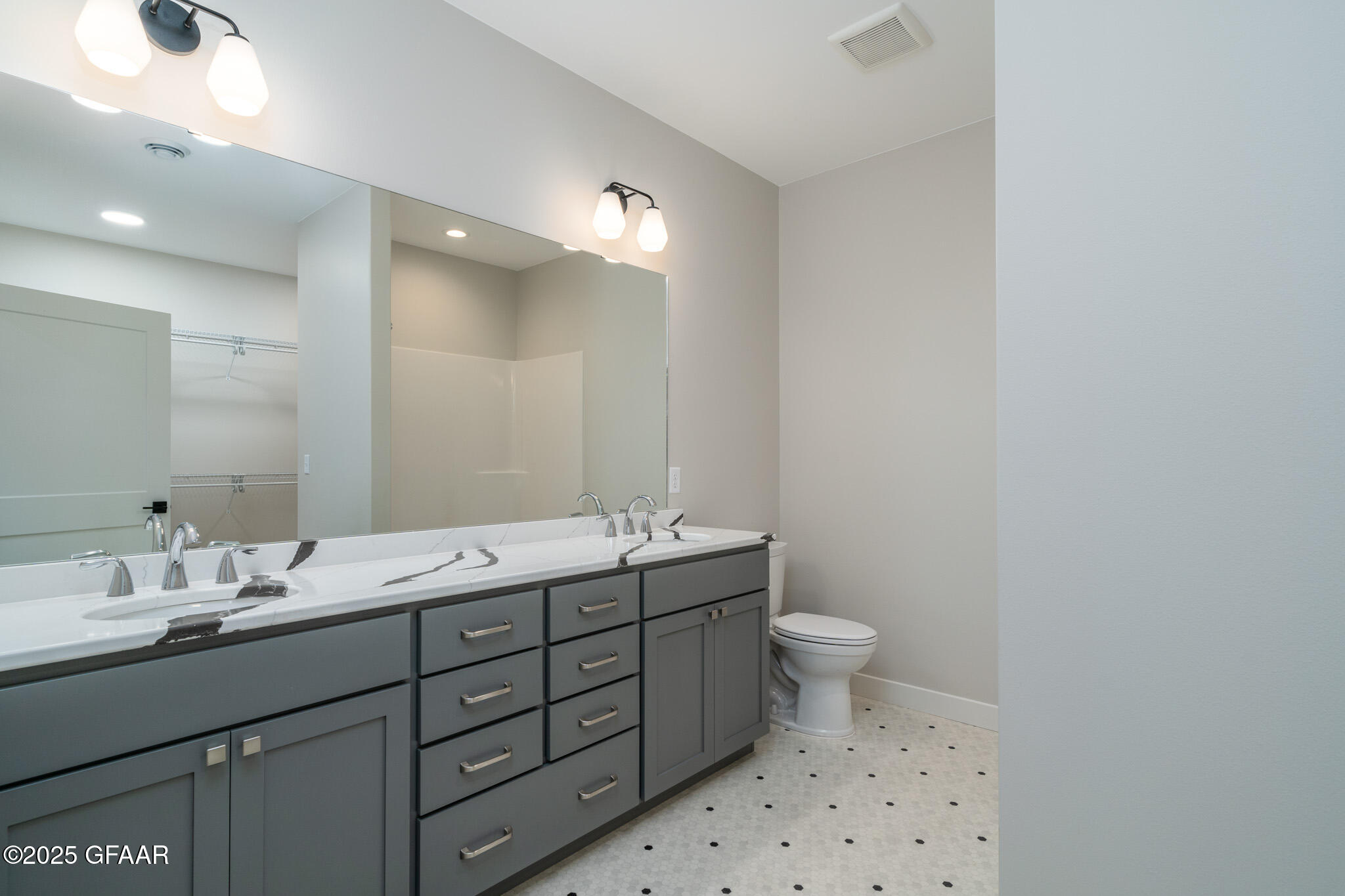 property viewer photo 16