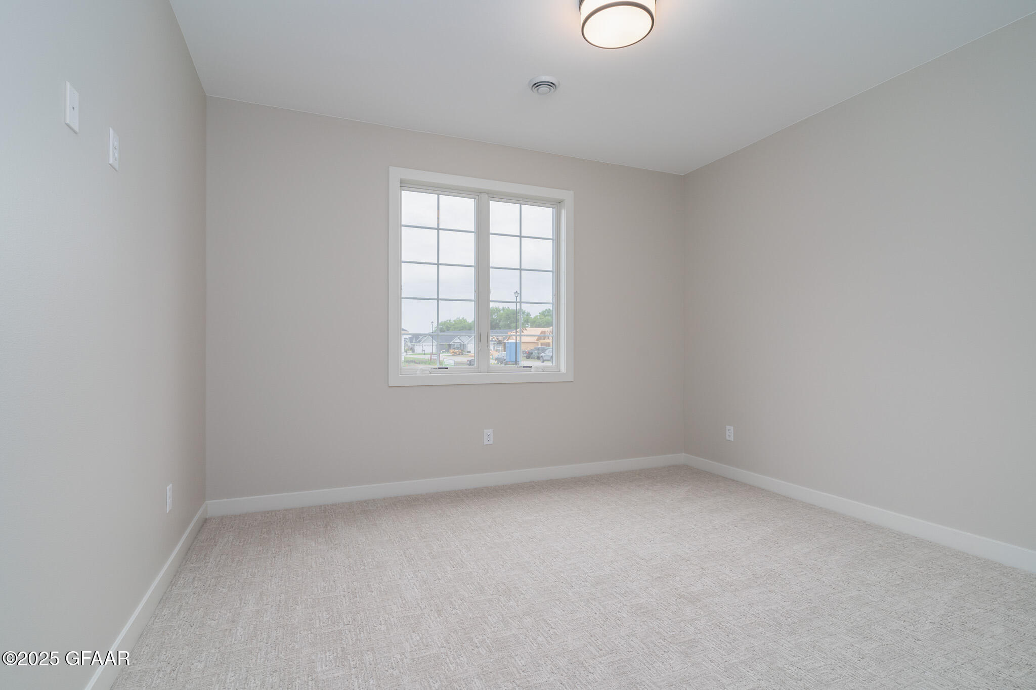 property viewer photo 18