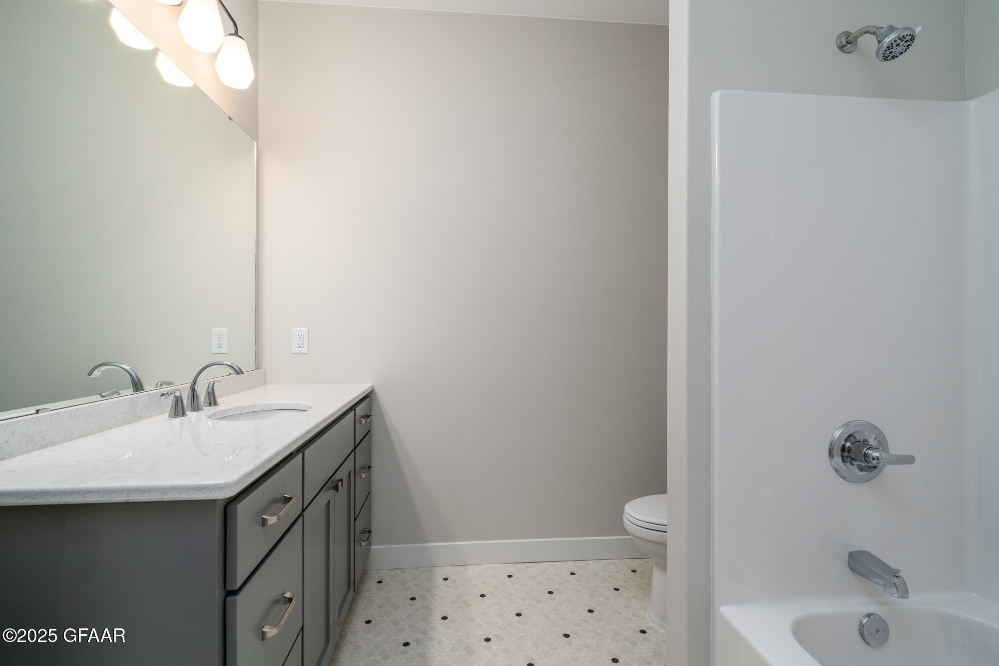 property viewer photo 20
