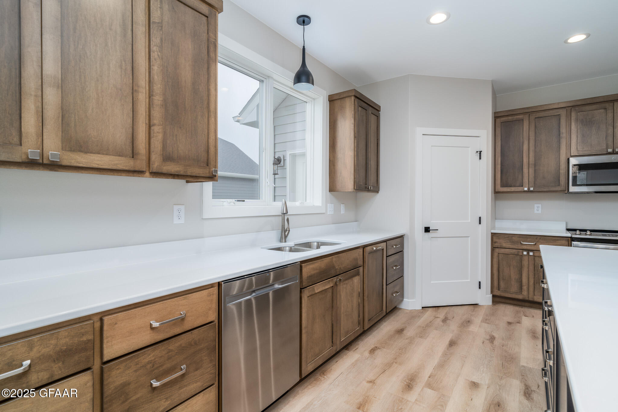 property viewer photo 4