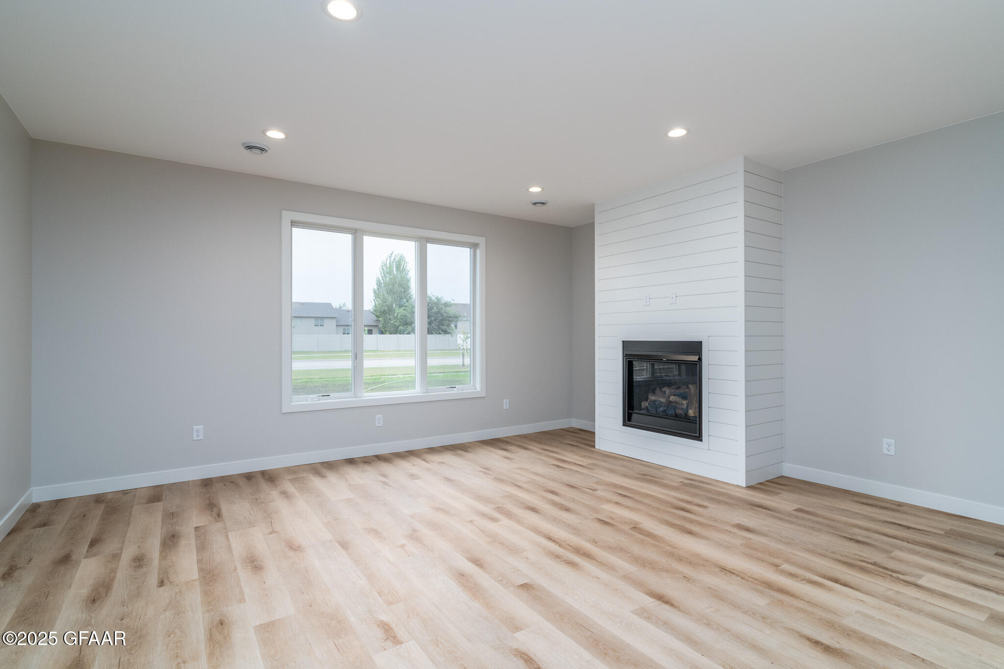 property viewer photo 8