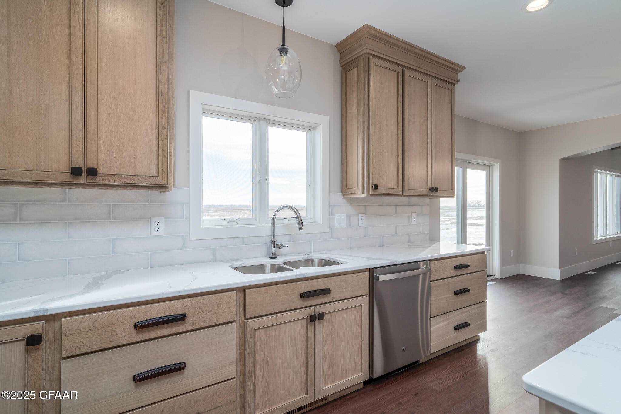 property viewer photo 10