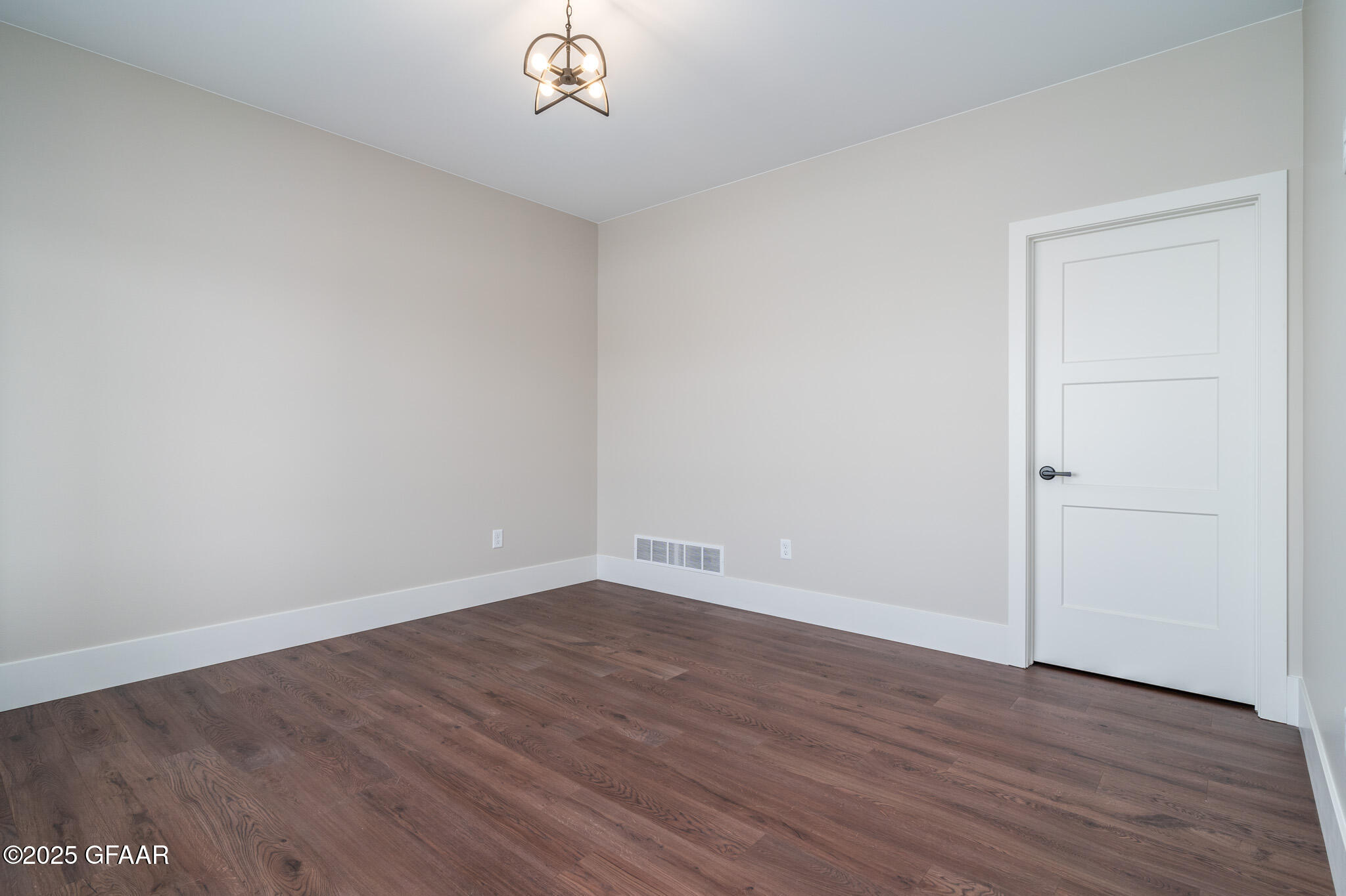 property viewer photo 2