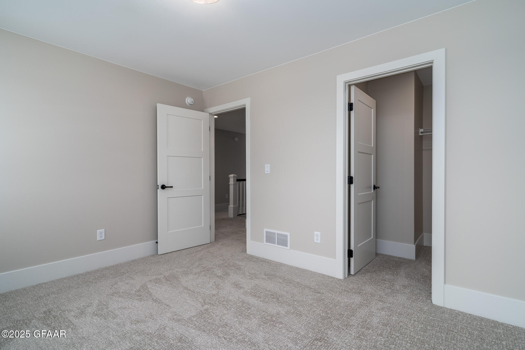 property viewer photo 24