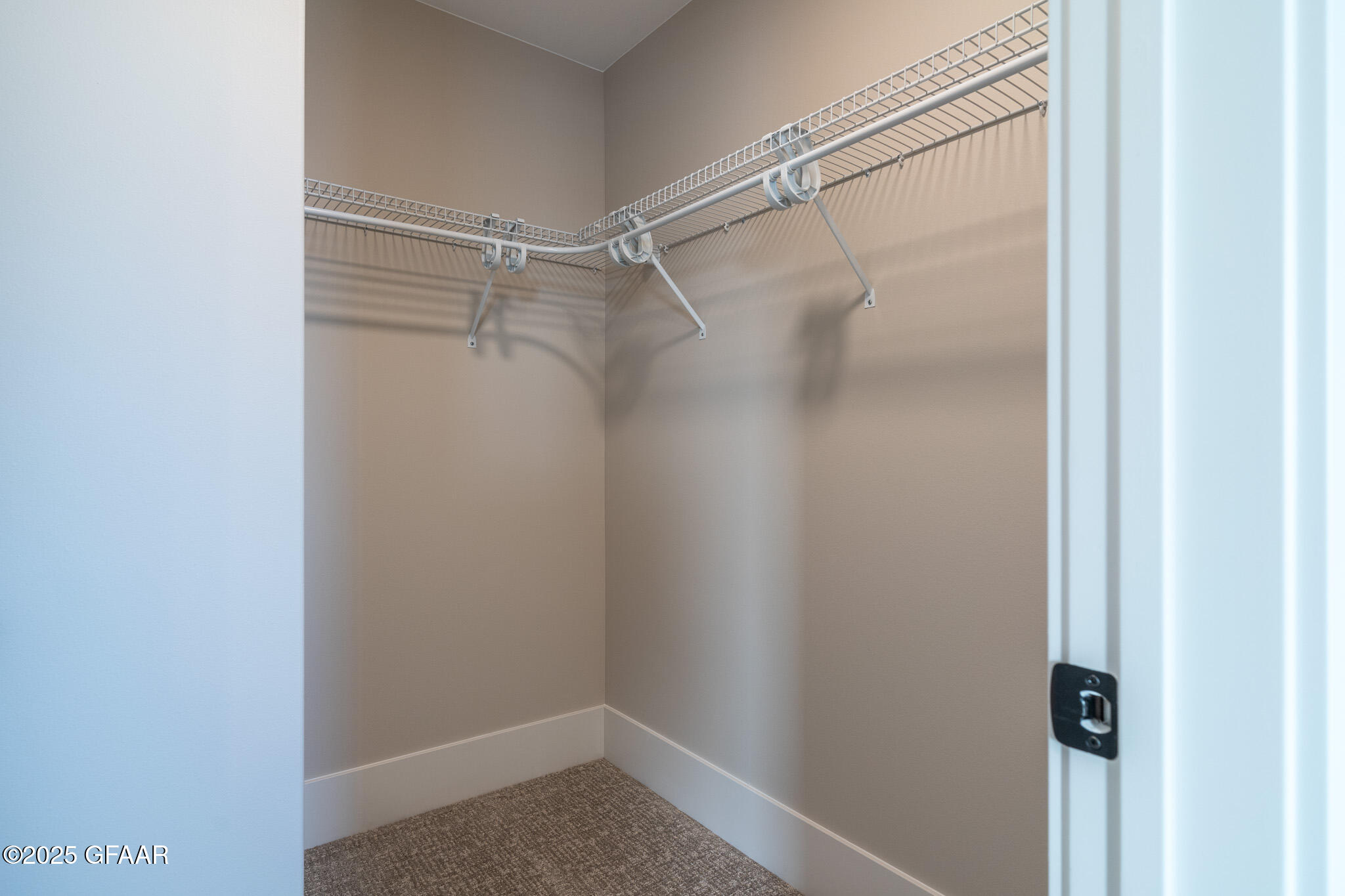 property viewer photo 25