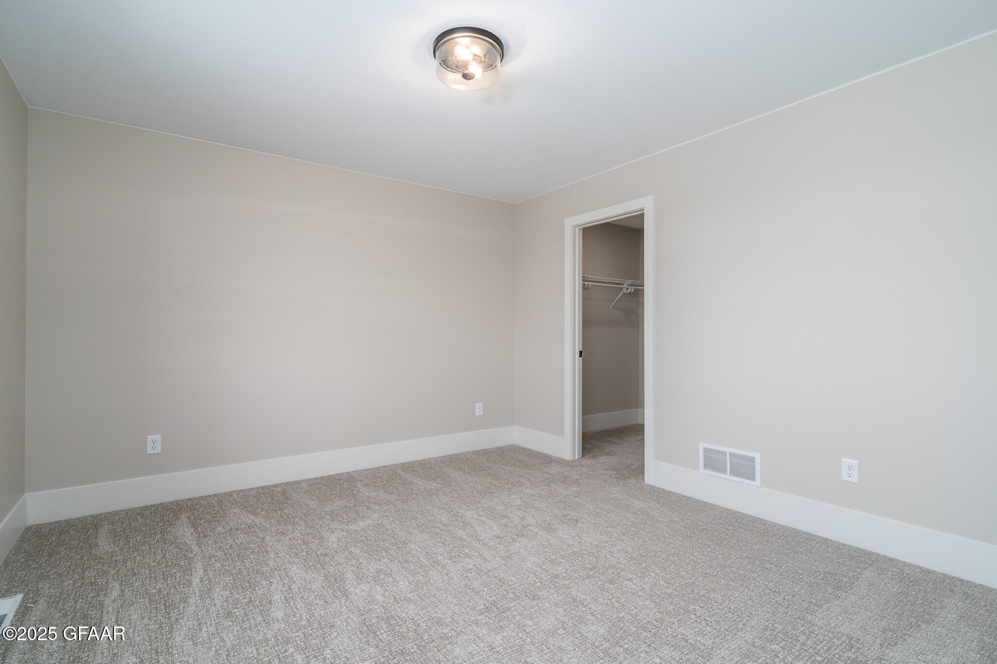 property viewer photo 30