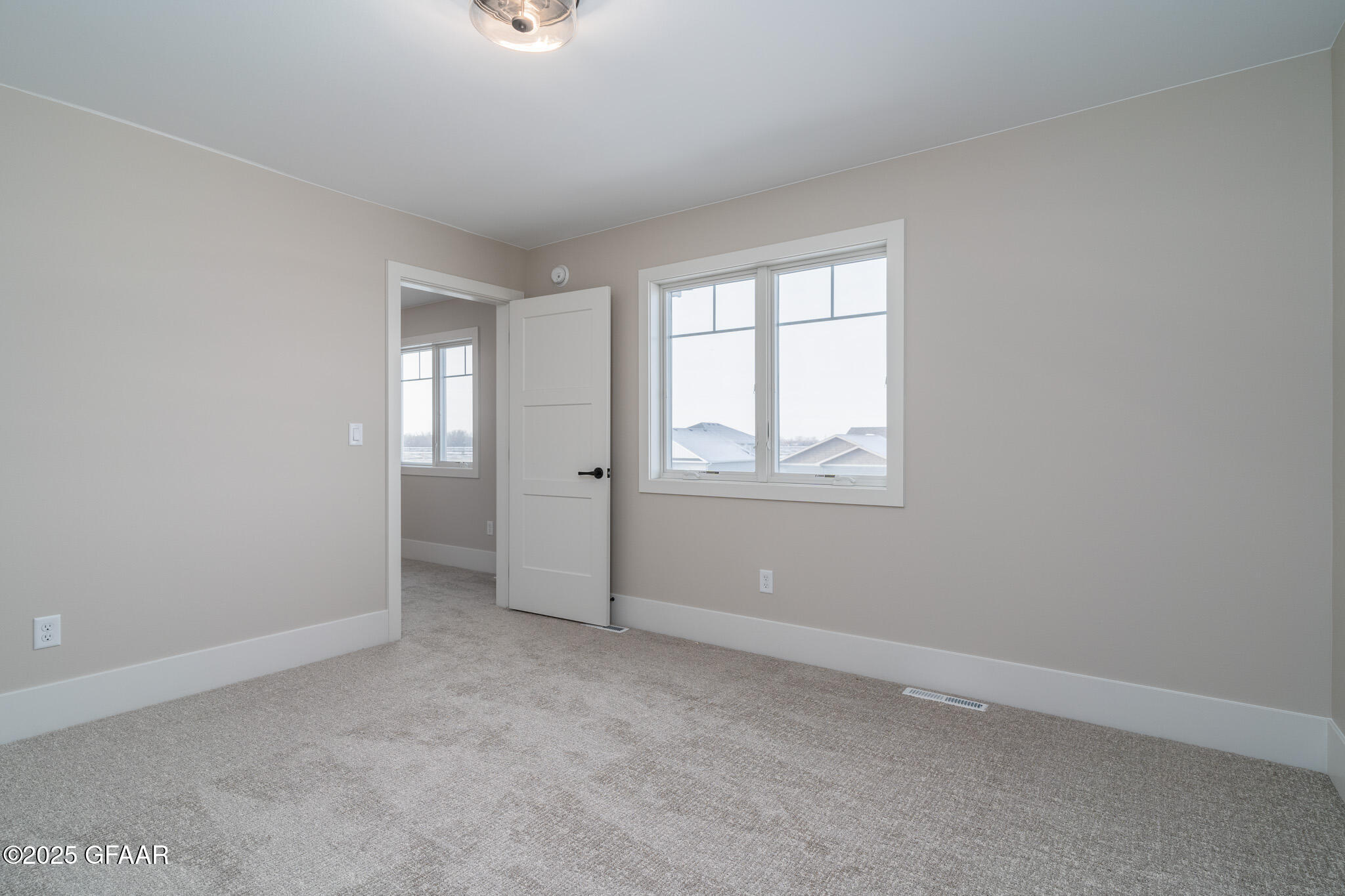 property viewer photo 31