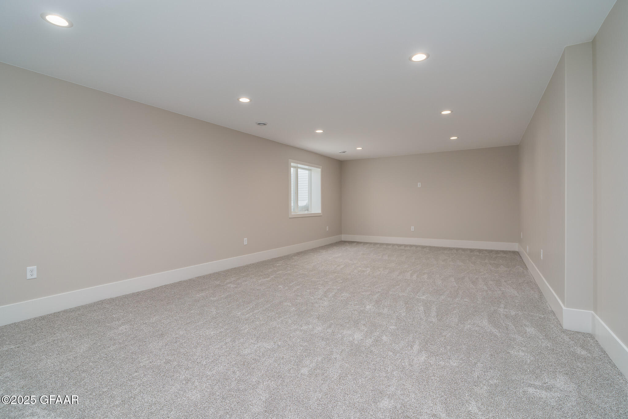 property viewer photo 33