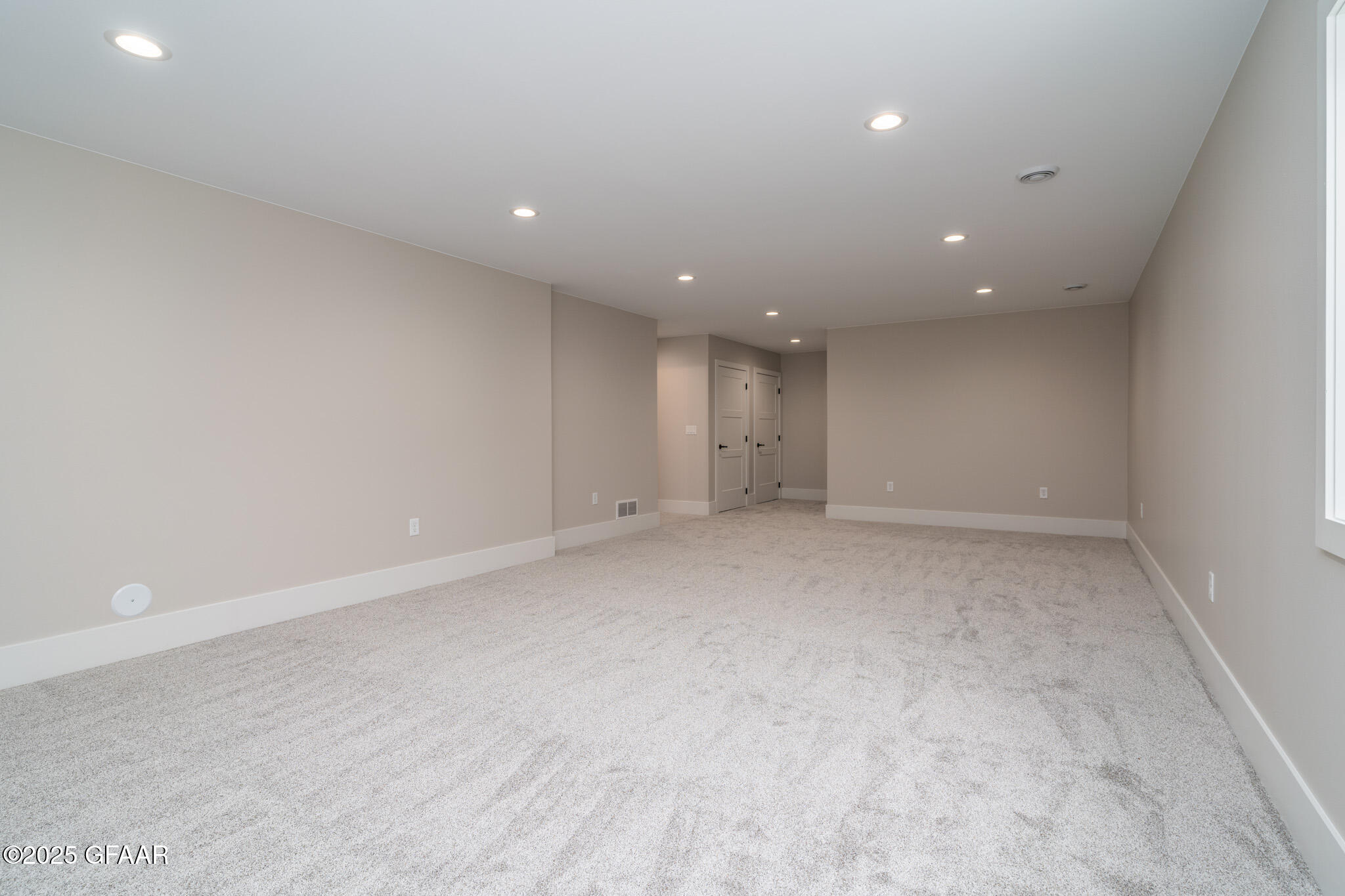 property viewer photo 34