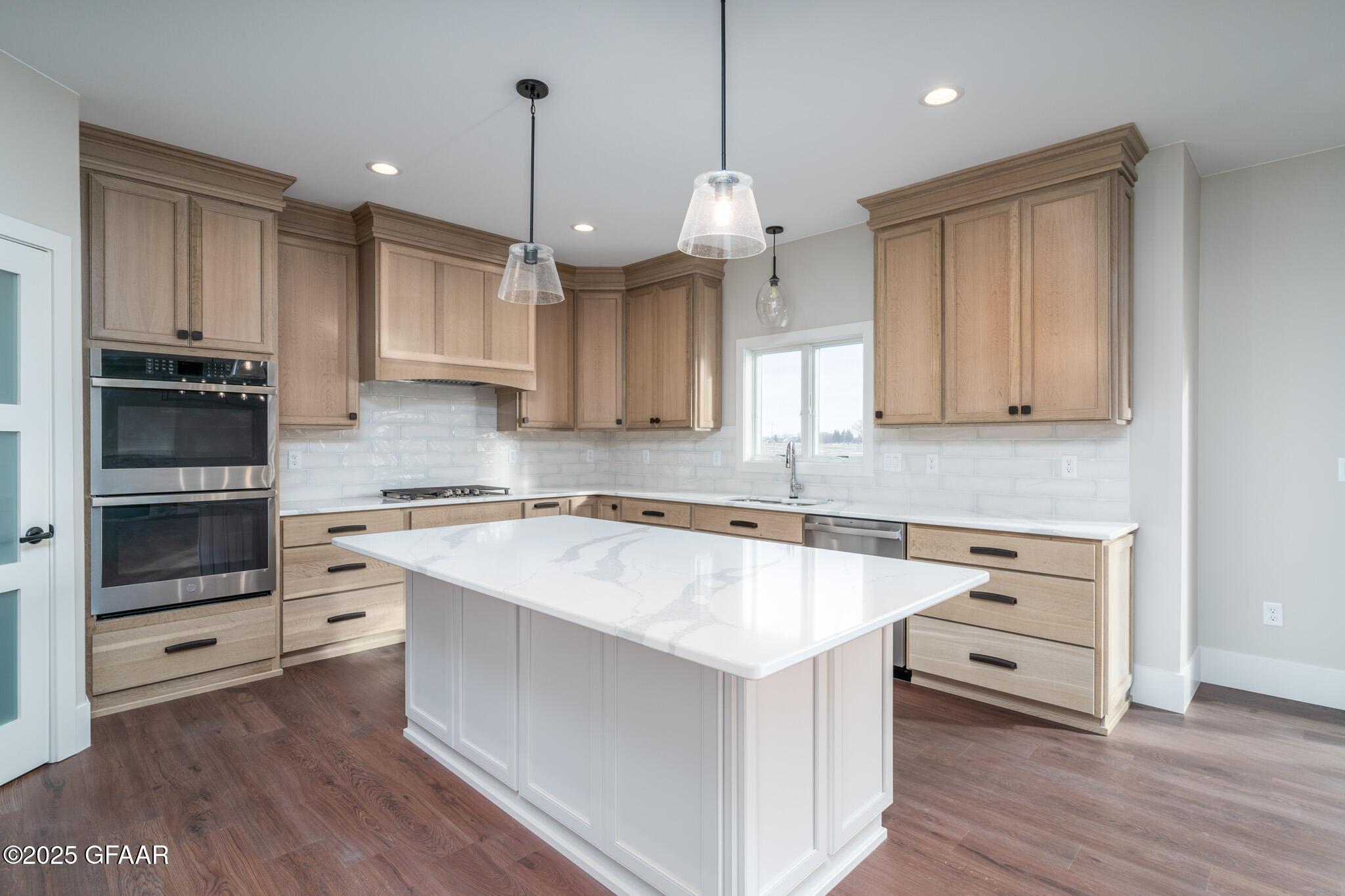 property viewer photo 7