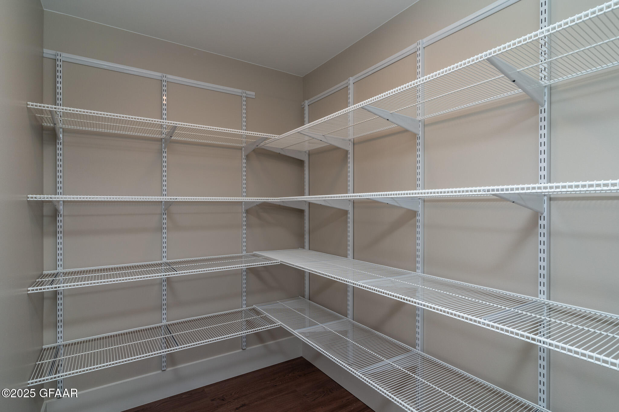 property viewer photo 9