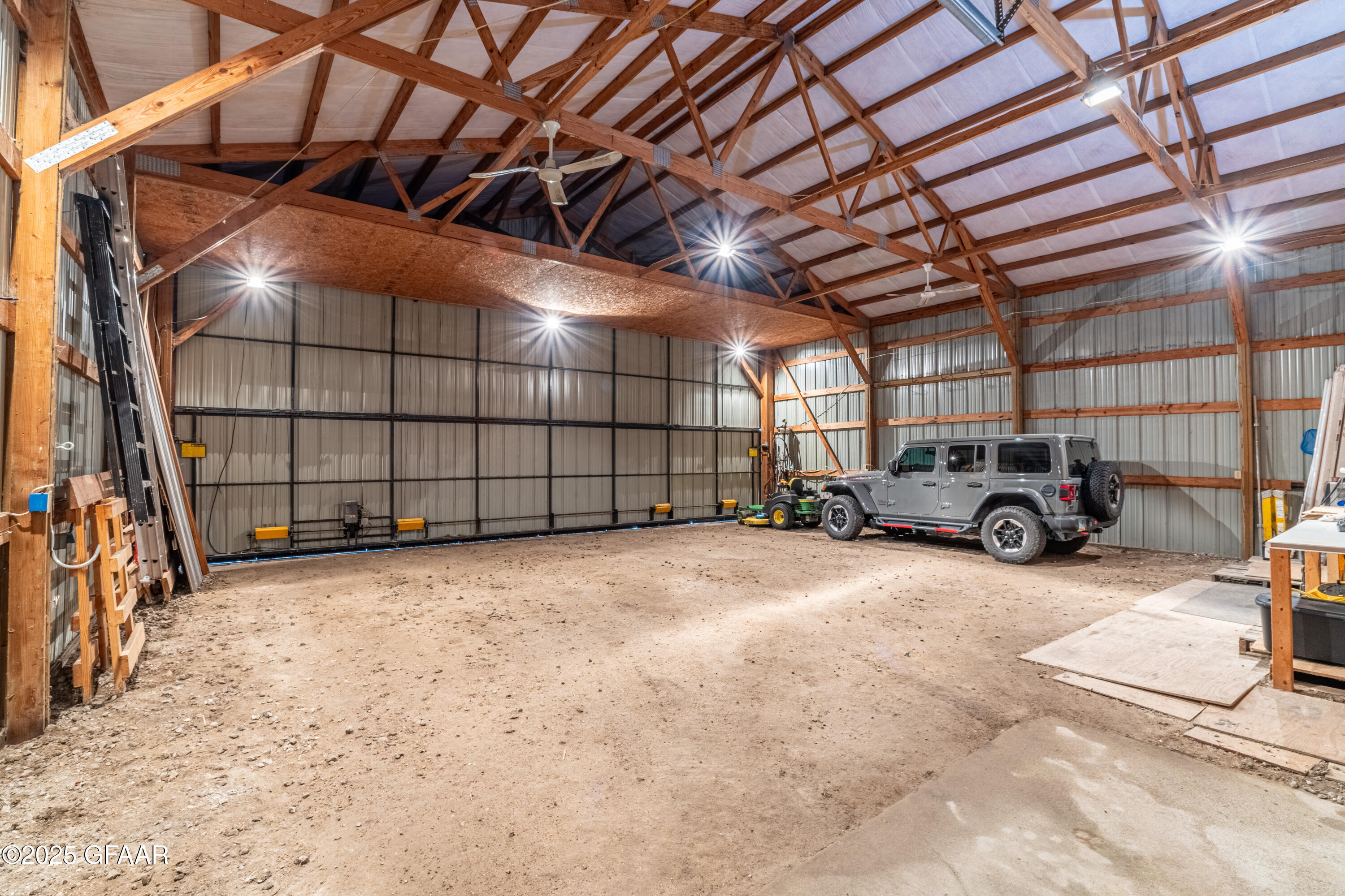 main property photo 42
